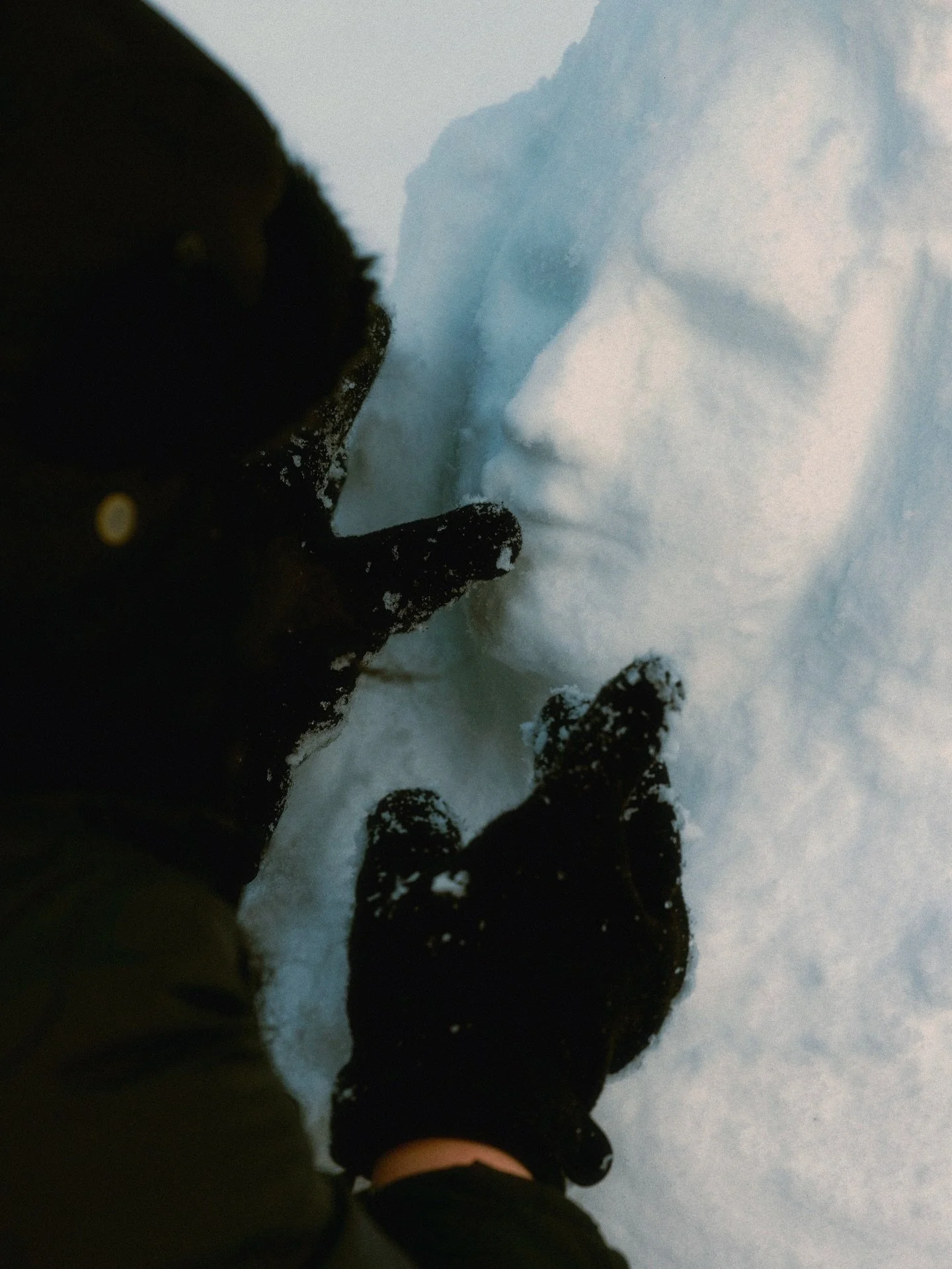 Absolute pure joy hanging out with Fa in the snow 🤍