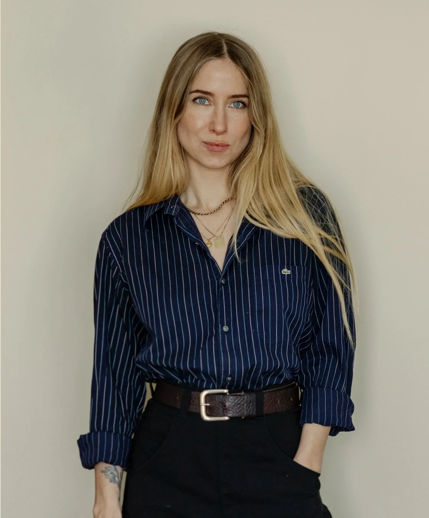 Hello hello! Here is a rare sighting of my face to say how thrilled I am to now be represented by @juvodden_agenter 🖤
After 15 wonderful years working independently in the UK, relocating to Oslo made me realise how valuable the right partnership can