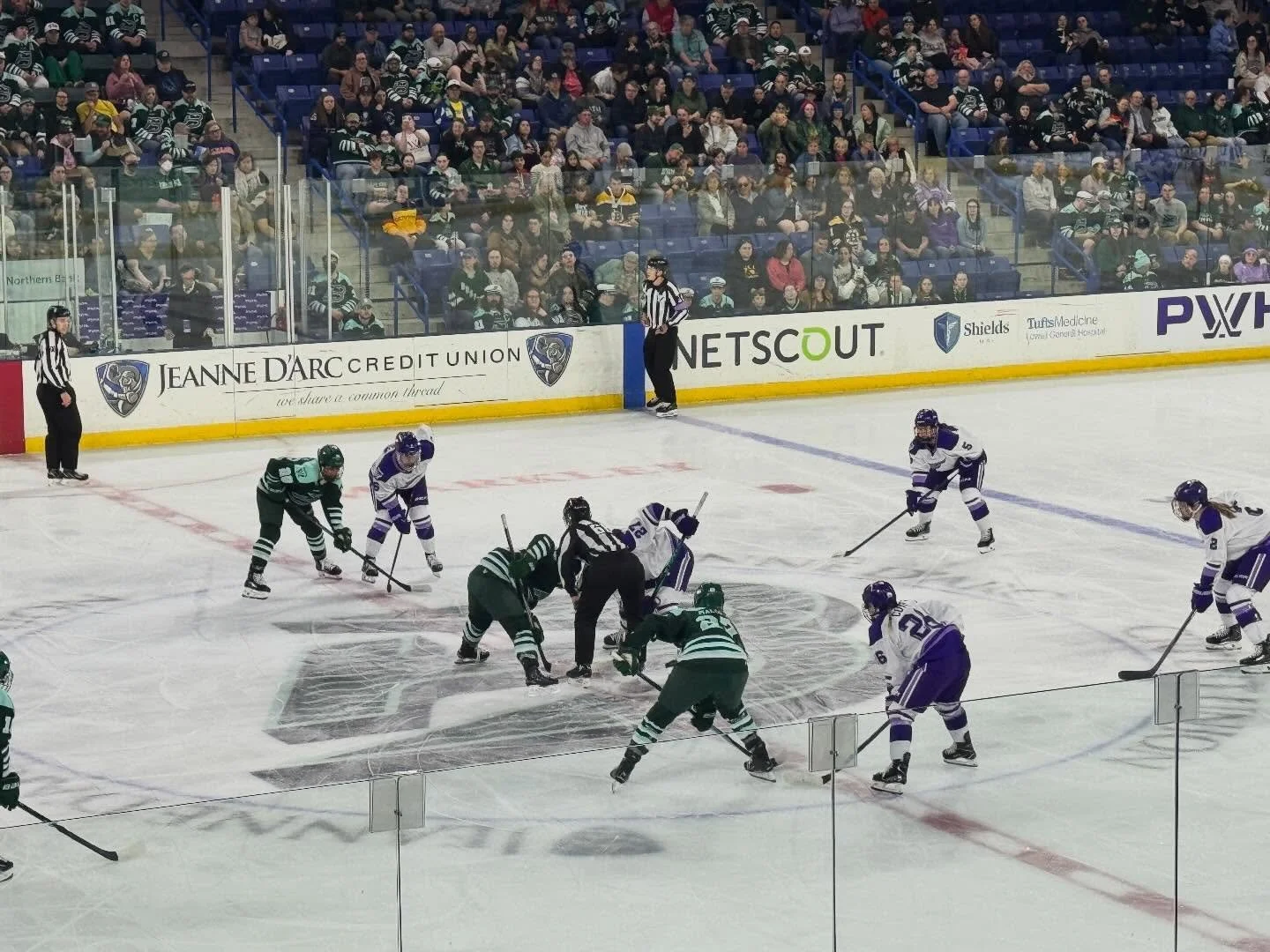 Had so much fun at the @pwhl_fleet game the other night. Trying to talk my husband into season tickets next year. 😄