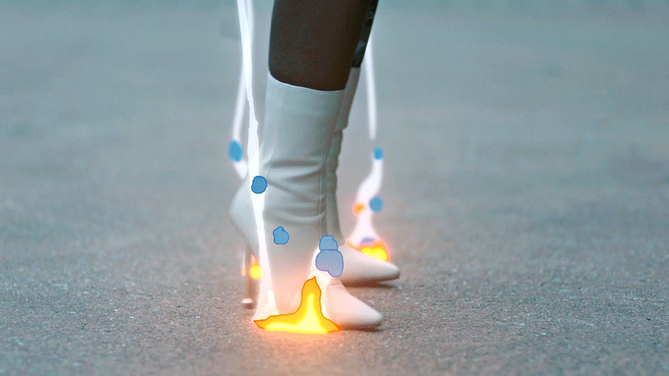 Bree-Runway--HOT-HOT_sm.gif