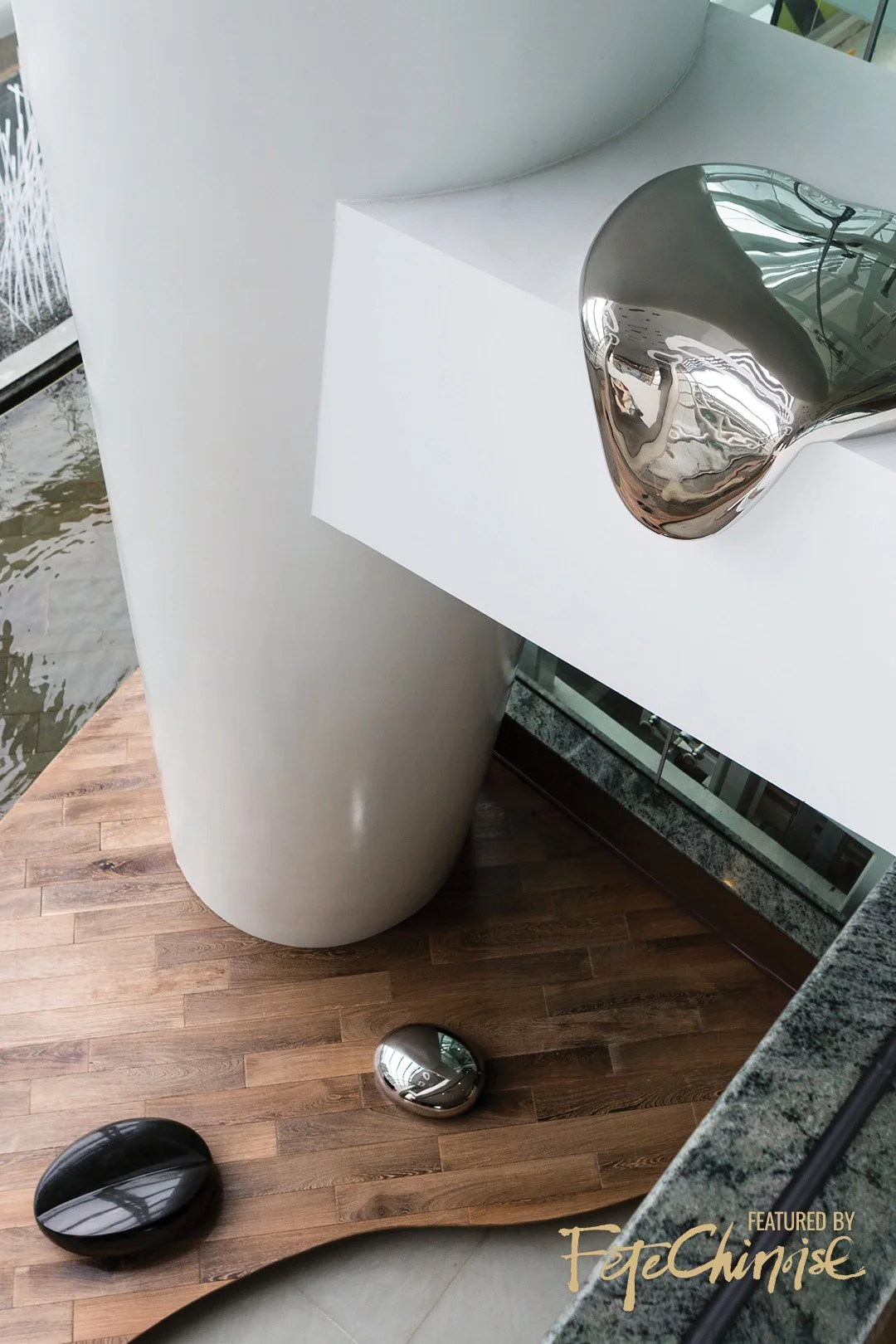 Waterdrop 水滴. 50 x 38 x 22 (h) cm. Stainless steel 不銹鋼. 2008.