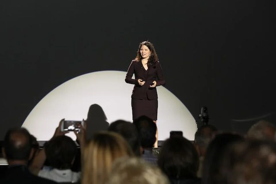 Allison Shapira speaks on stageNATIONAL SPEAKER ASSOCIATION .jpg