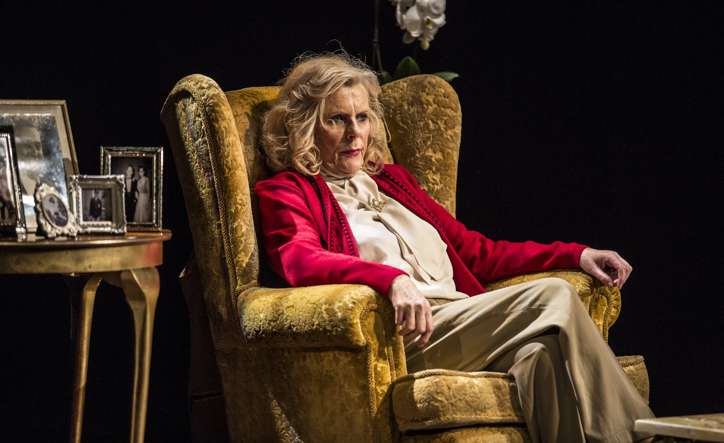 Judi Earl as Muriel in 'Soldiering On'