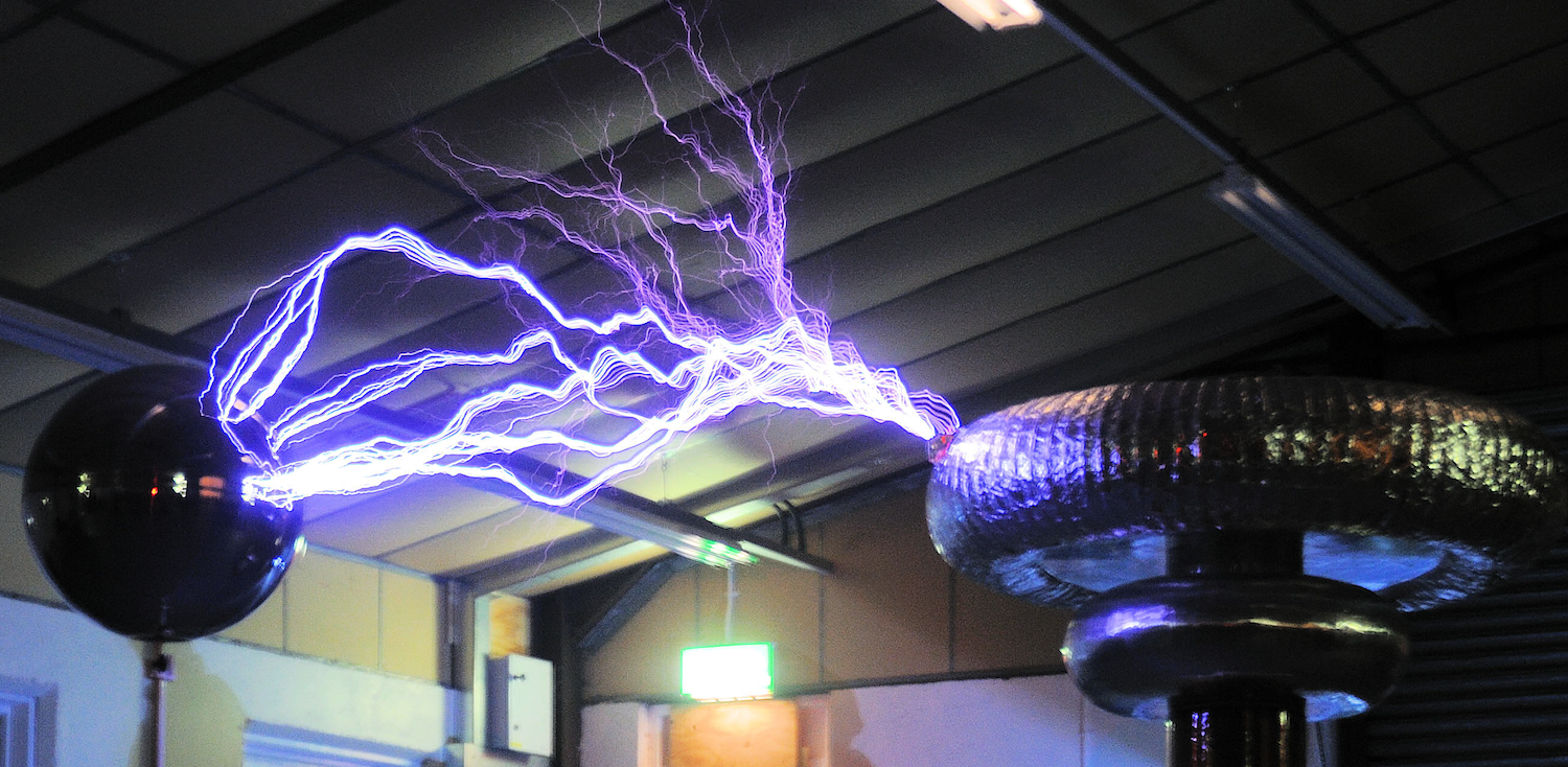 Cambridge Teslathon 2016 Electrifies the Museum