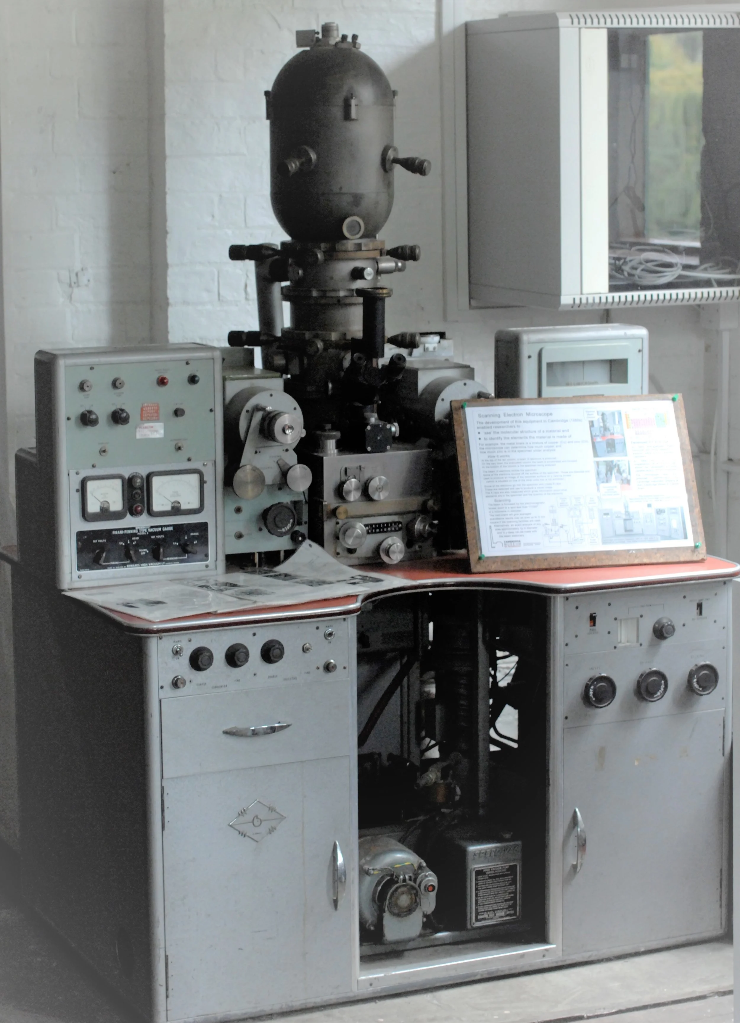 Cambridge Instrument Company Scanning Electron Microprobe — Cambridge