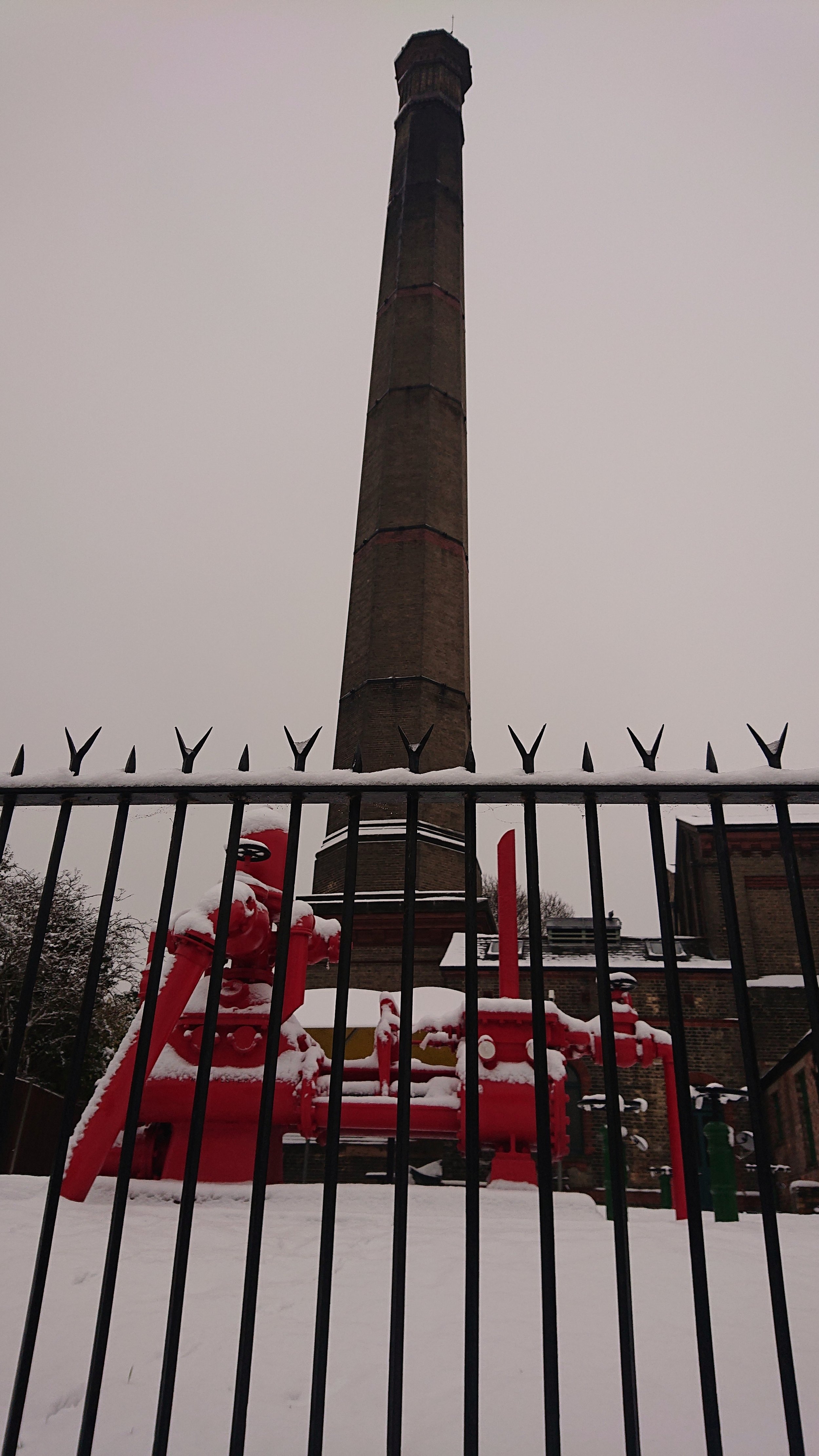 Cambridge Museum of Technology chimney in snow from Riverside railings 12 Dec 2022.jpg