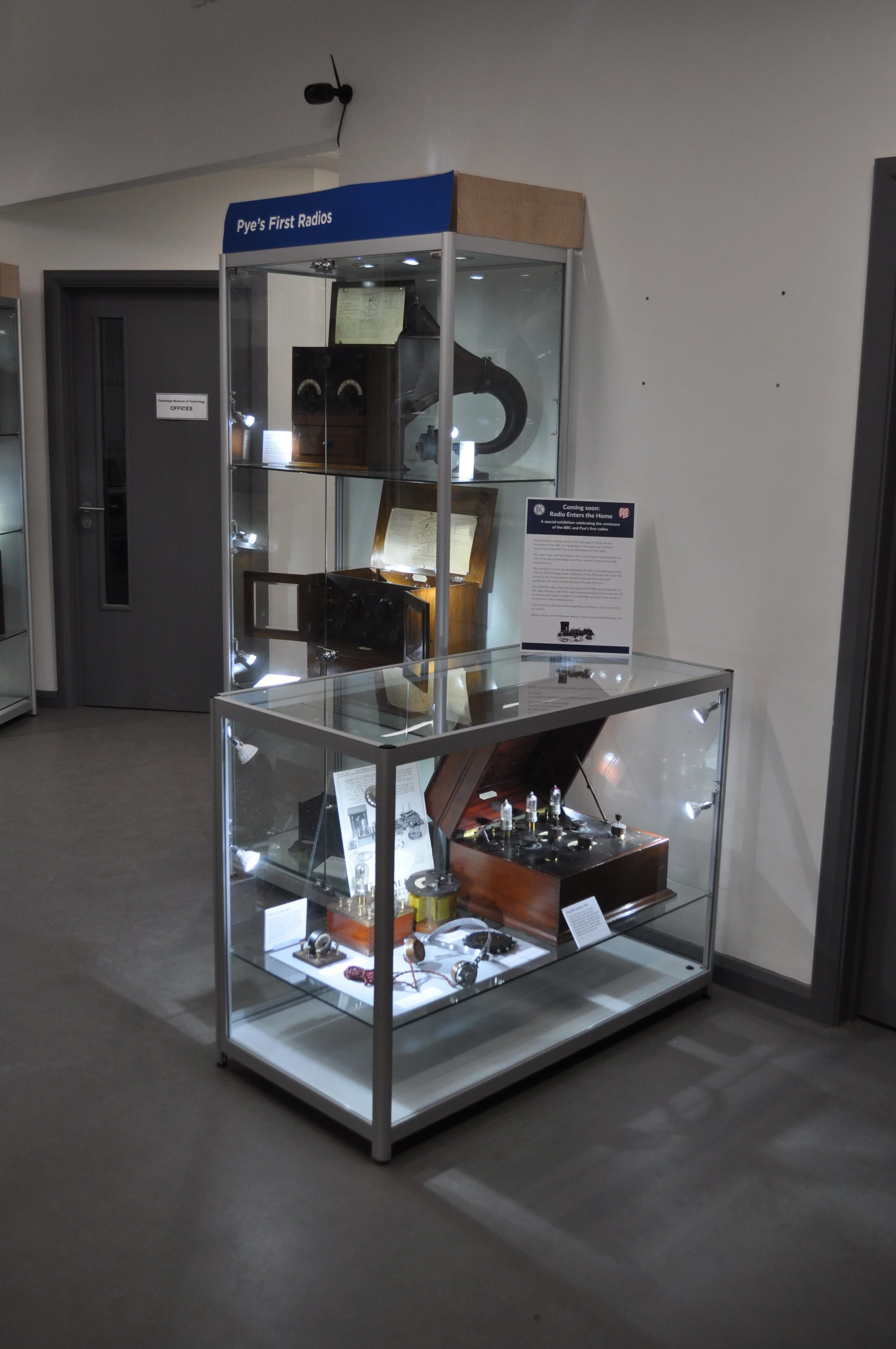 Radio Enters the Home — Cambridge Museum of Technology