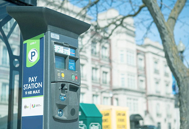 strada-pay-and-display-parking-meter-flowbird-precise-parklink.jpg