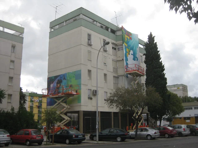 I had to figure out a way to incorporate the rest of the building, with just a few days left in the project, compounded by fact that the taller lifts were now in demand by the other muralists. 