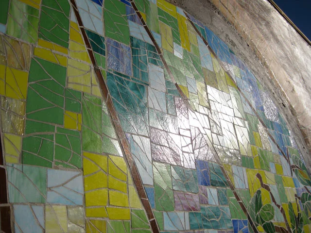  Detail of the glass in the sun 