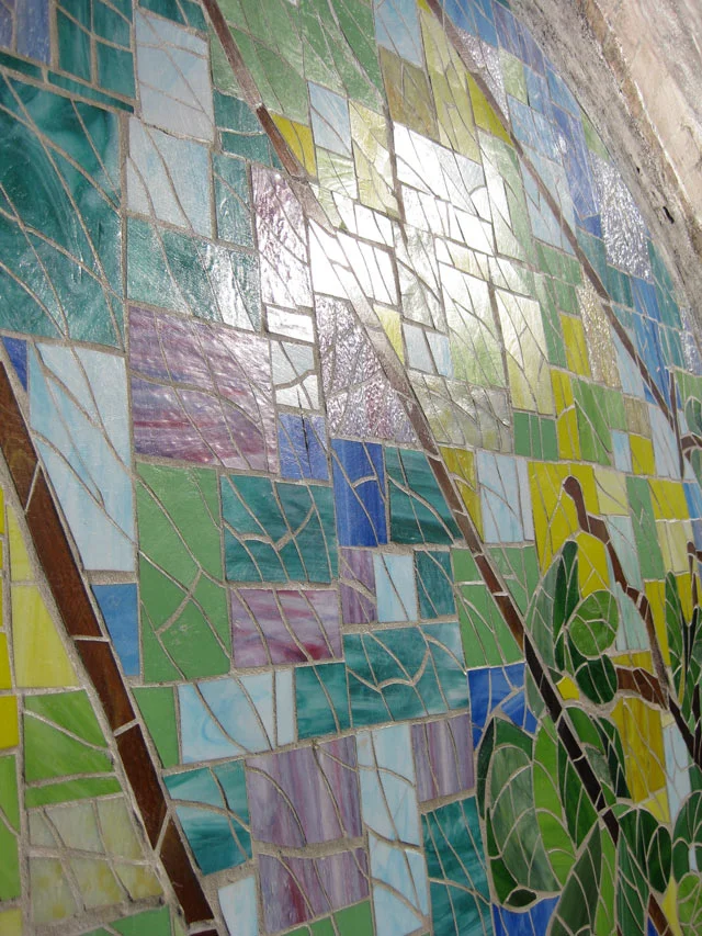  Detail of the glass in the sun 