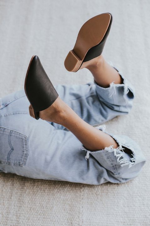 Fall 2017 Minimalist Essential #1: Mules