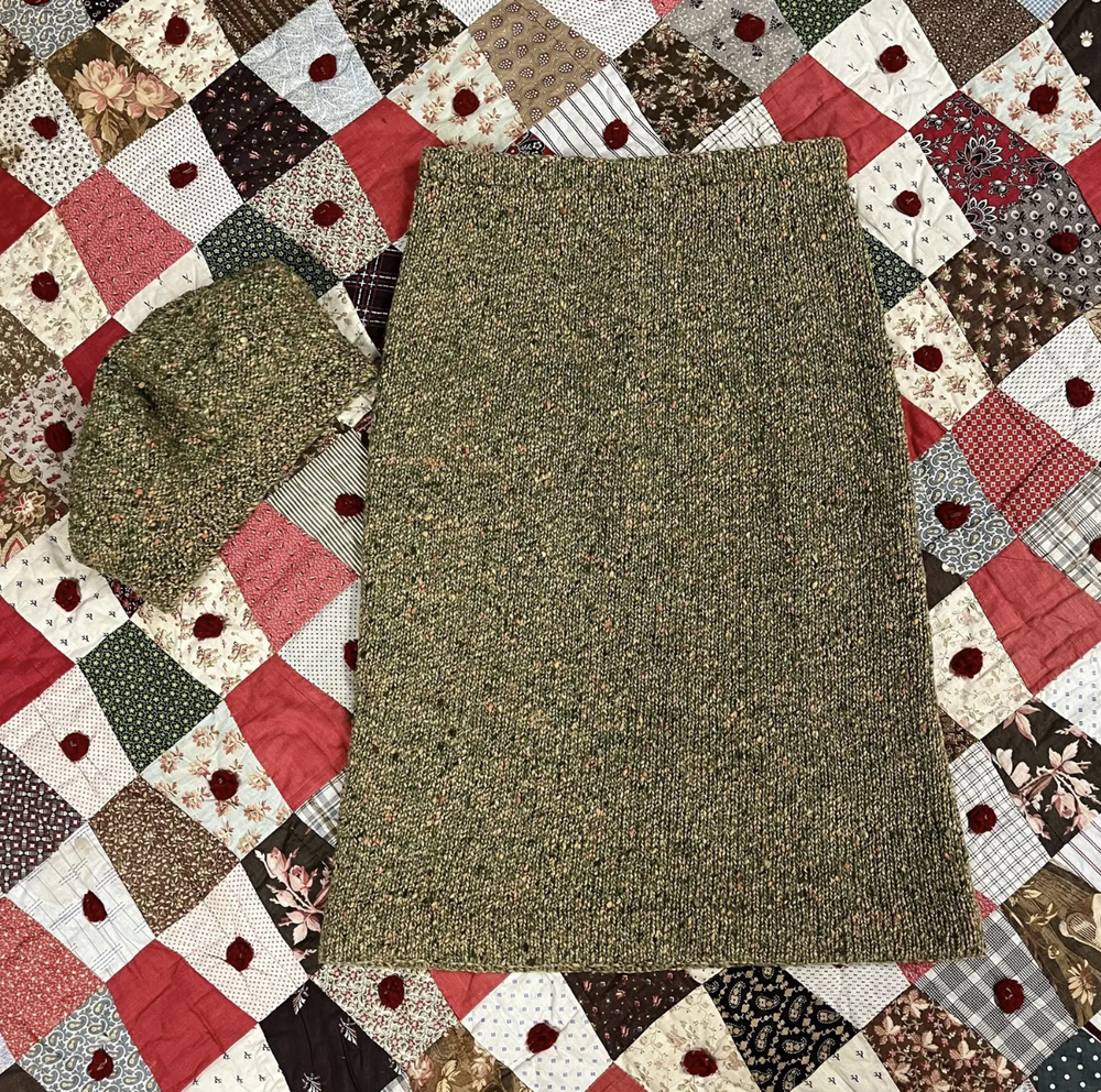 Vintage 70's Hand Knit Tweed Skirt + Beret Set
