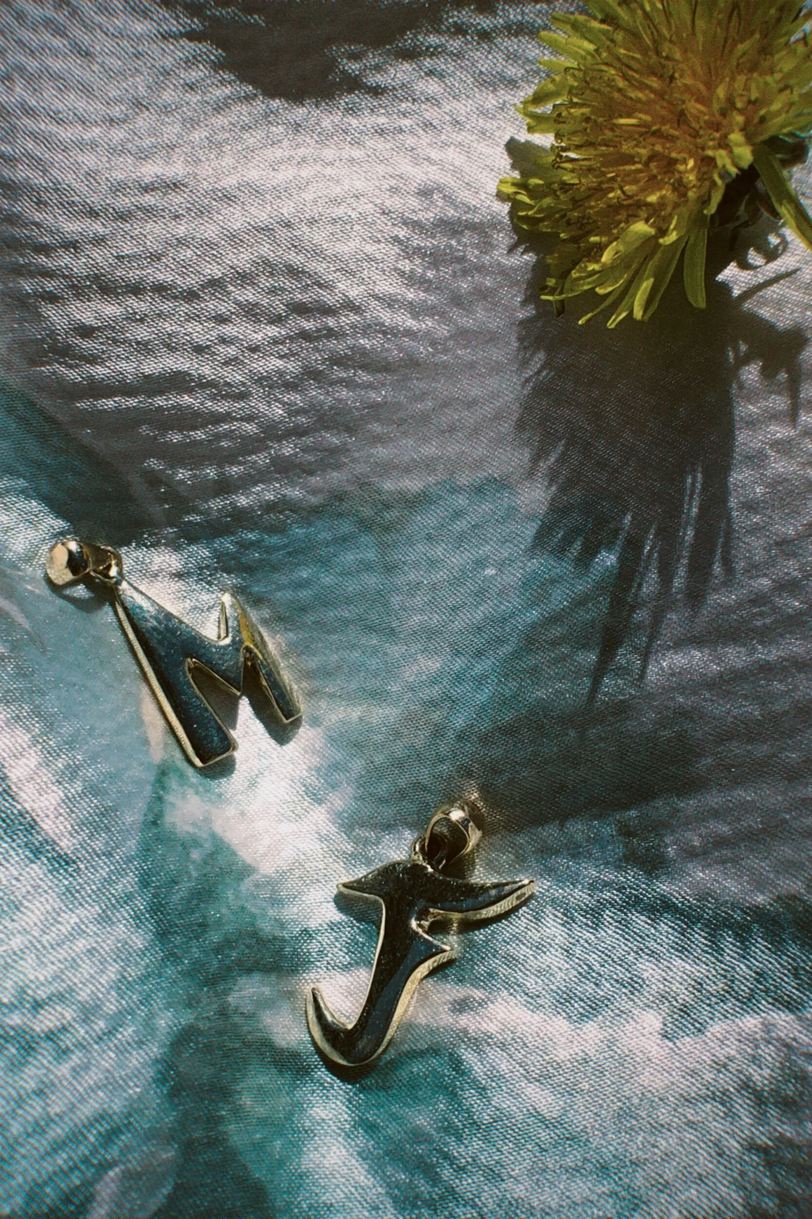 A9B60A29-D05B-447C-8415-BB435109D720