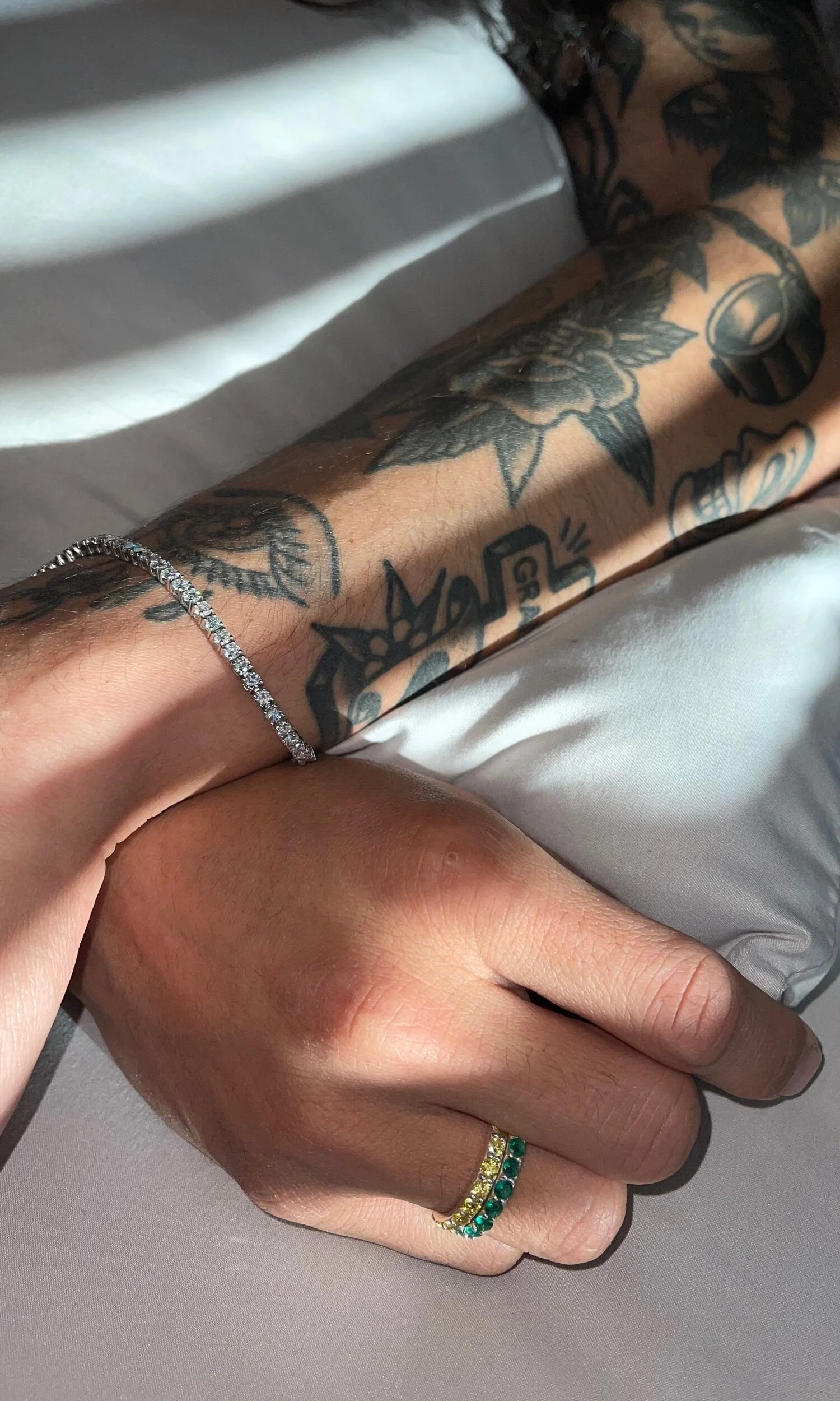 98715616-12F4-417A-AE64-59F9D2AE87E6