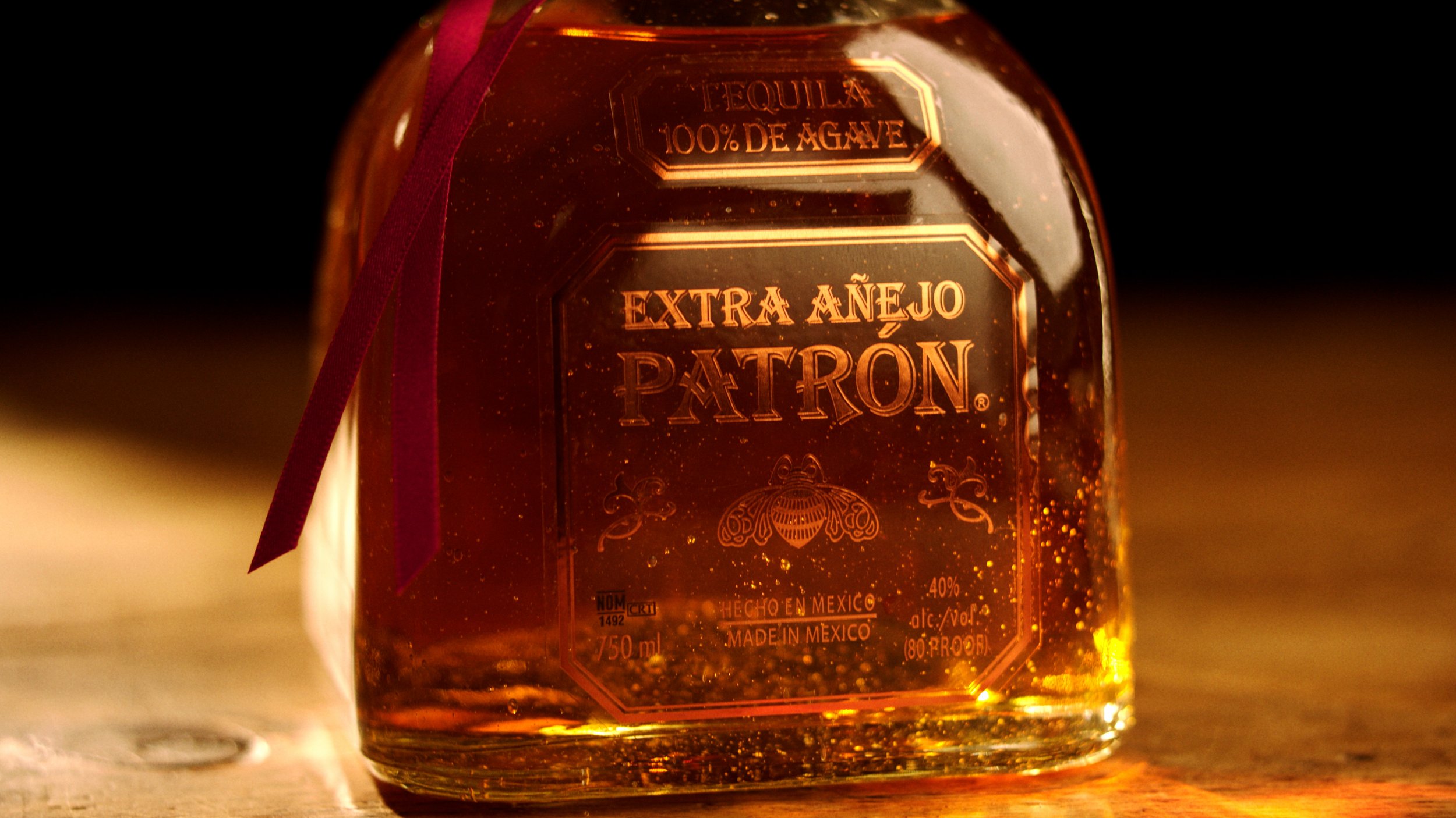 Extra Añejo Bottle Close.jpg