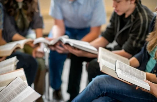 50730-39891-HolyBible-Bible-read-ThinkstockPhotos-585291064.1200w.tn.1200w.tn.jpg