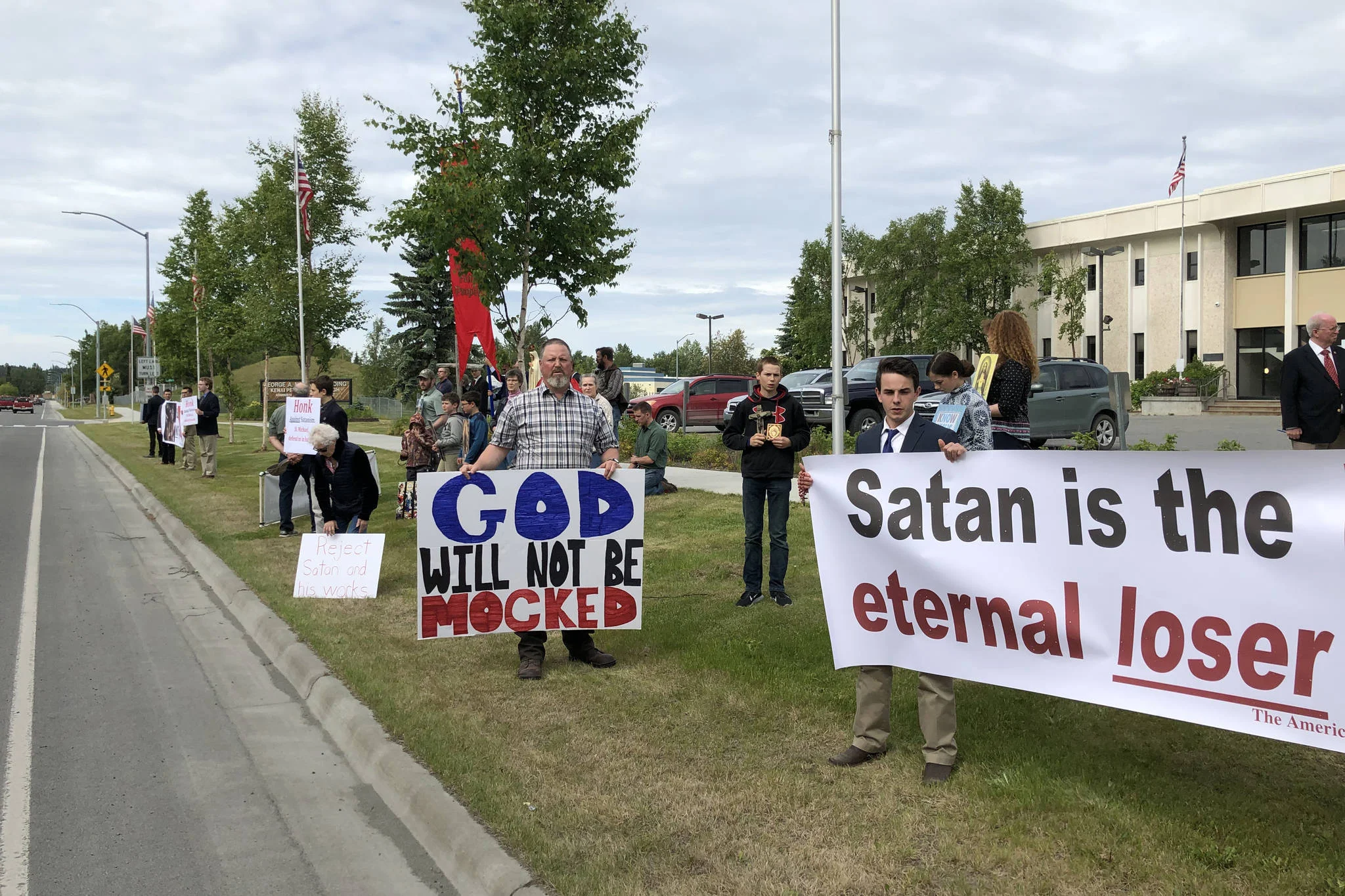 17355732_web1_satan.jpg