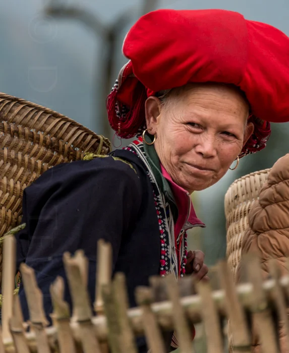 Doa women, Sapa