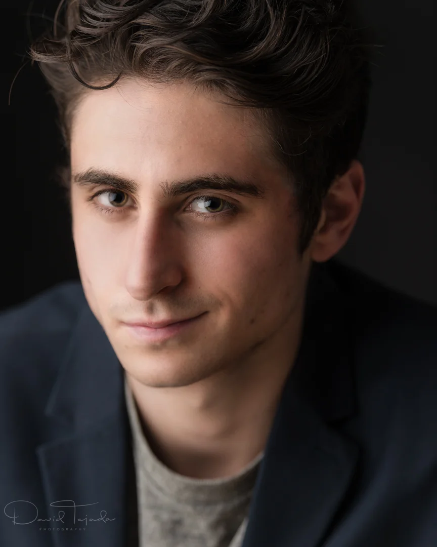  Tejada Photography has specialized in location corporate photography for more then 30 years.&nbsp; David shoots annual reports, capability brochures and executive portraits.&nbsp; Tejada Photography also shoots business headshots.  David shoots edit