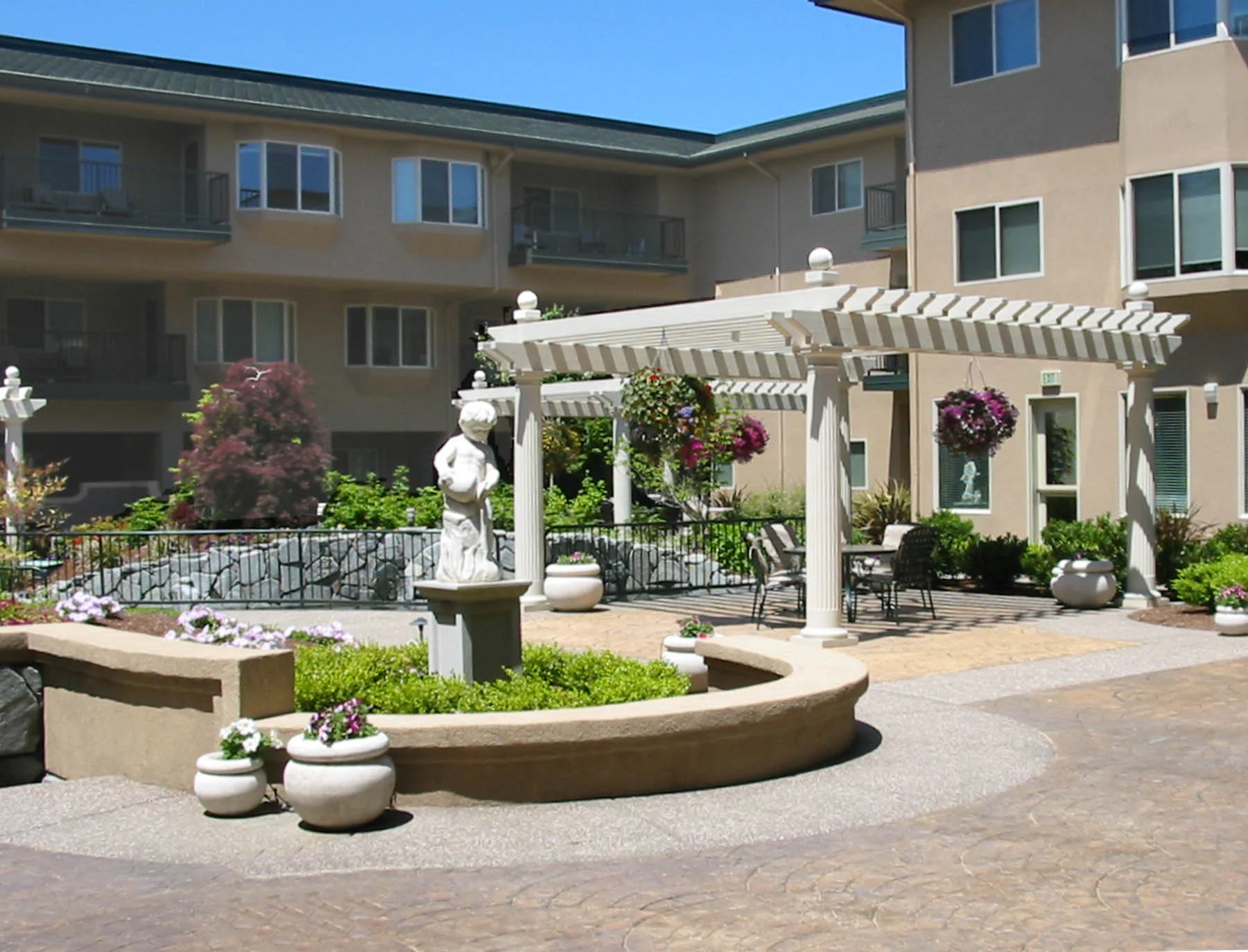 C 1 Anna Maria Courtyard, by BP_web.jpg