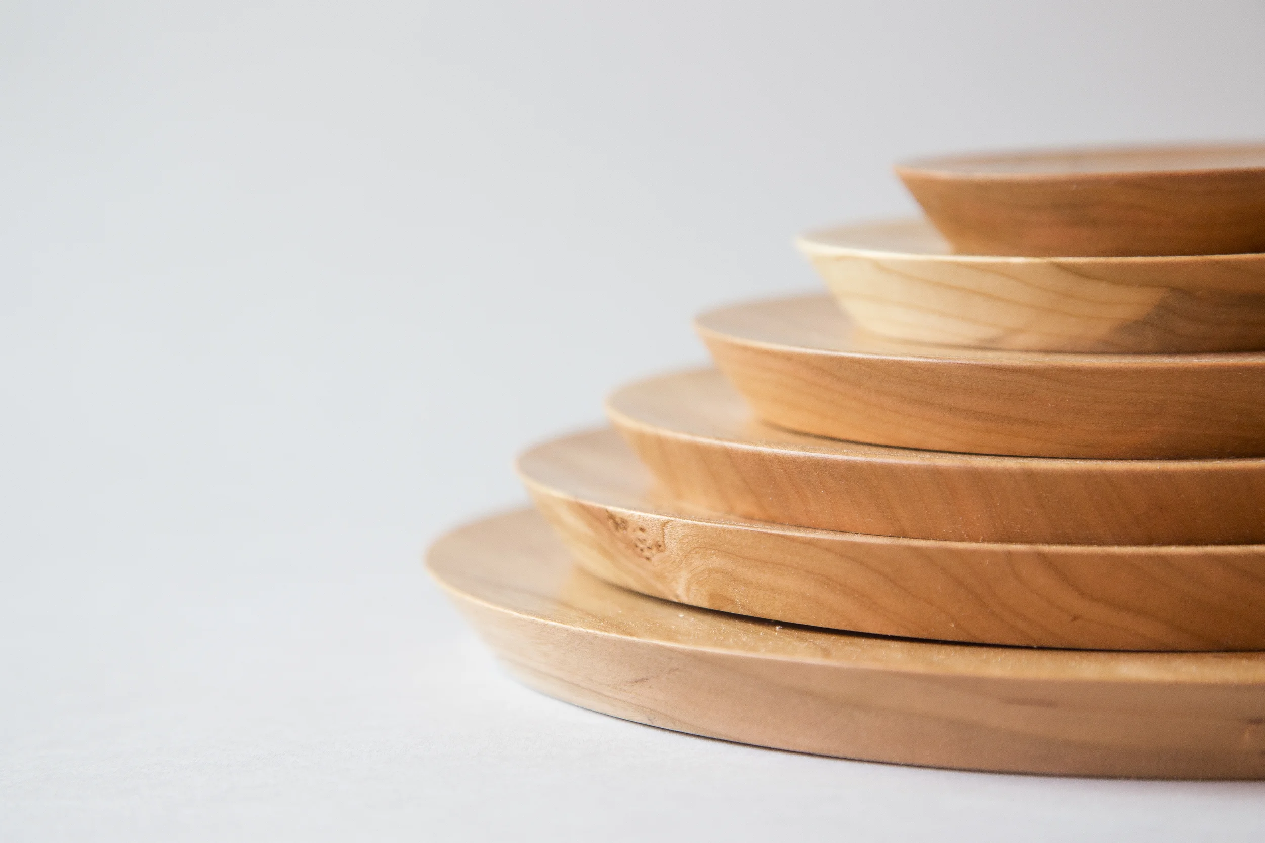 about - all hand-made object material : cherry wood diameter : 90, 120, 150, 180, 210, 240 (mm) (special edition : 270,300 (mm)) height : 15 (mm) finished : food-grade oil (수작업의 특성상 조금의 오차는 있을수 있습니다.)