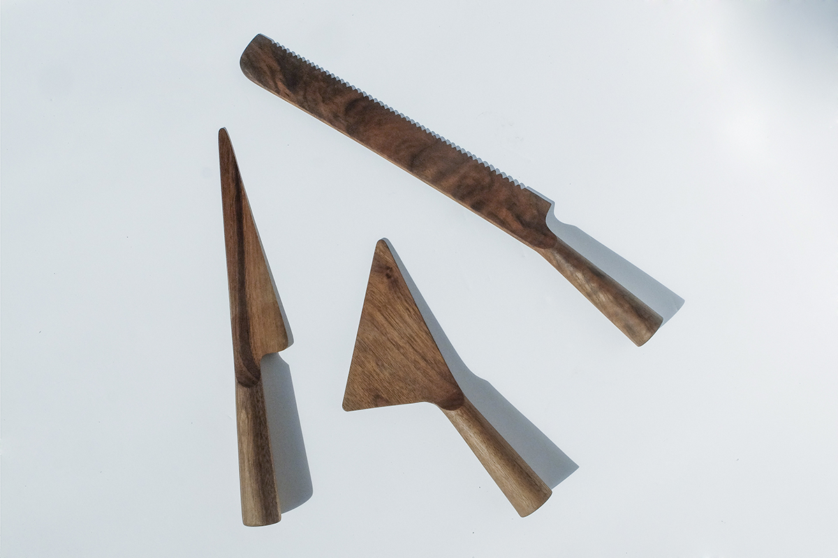 about - all hand-made object material : walnut size : 198*90 (mm), 265*42 (mm), 332*68 (mm) finished : bee wax (수작업의 특성상 조금의 오차는 있을 수 있습니다.)