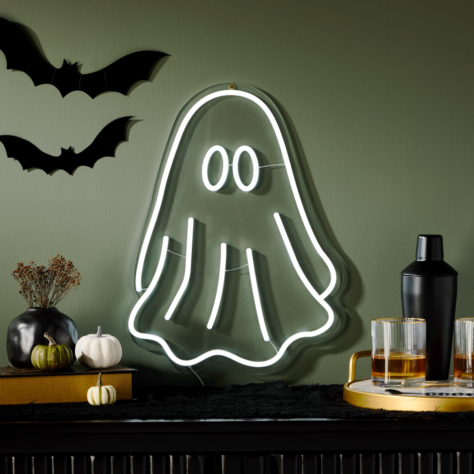 Copy-of-649739_LED_WHITE_GHOST_NEON-SIGN_115x13V_1x1_LIT_Hero-(1).gif