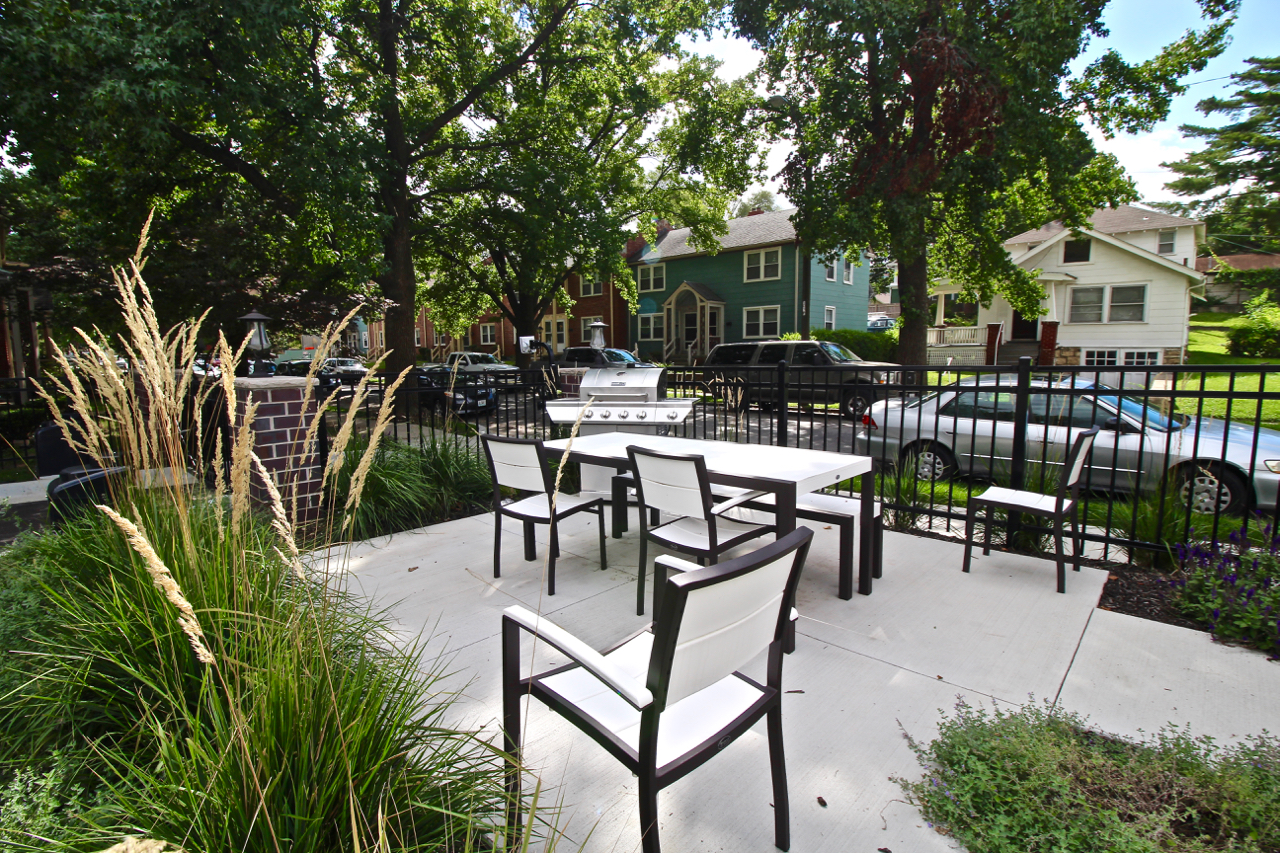 VonW Exterior - 003.jpg