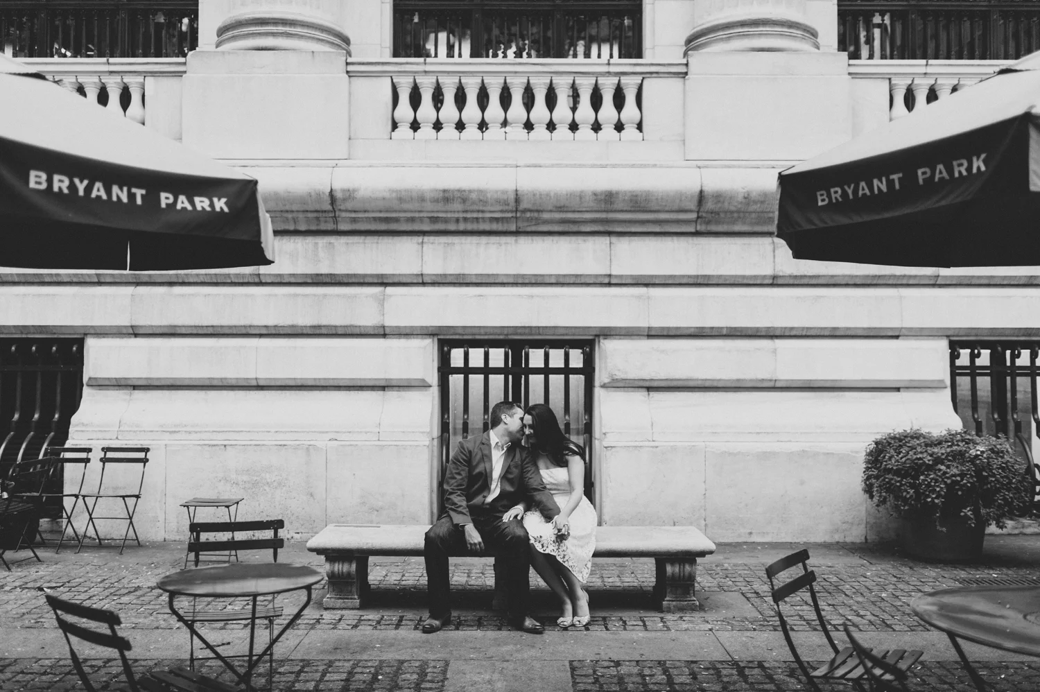 BryantPark.NewYorkPublicLibrary.EngagmentPhotography1.jpg