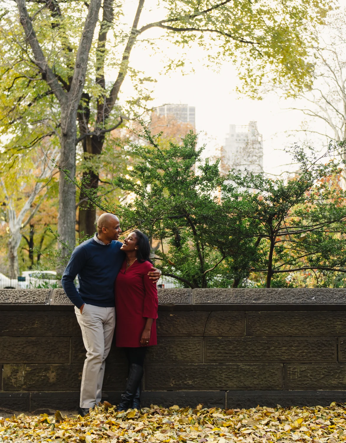 CentralPark.Manhattan.NYC.PlazaHotel.EngagementPhotos.3.jpg