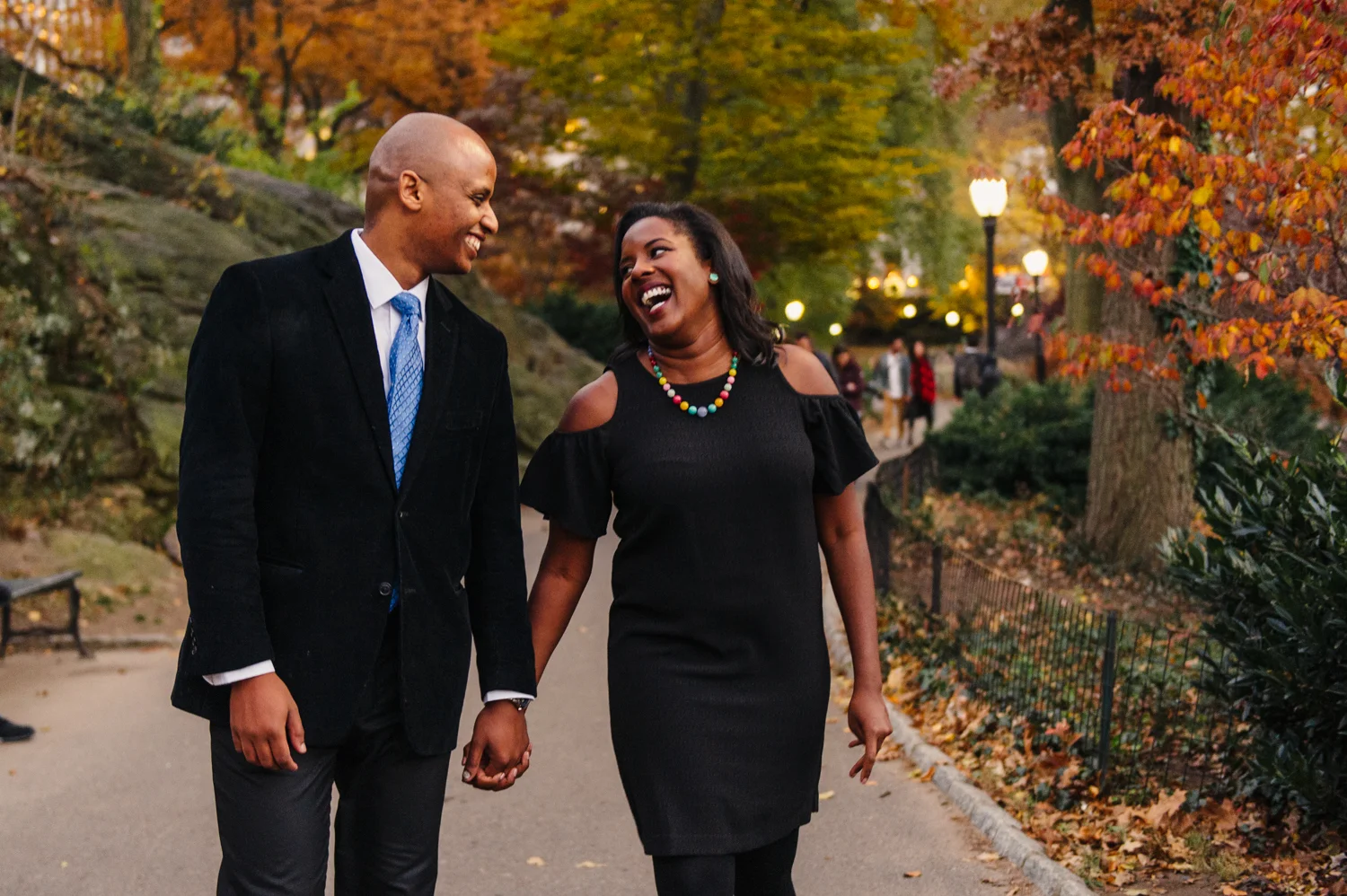 CentralPark.Manhattan.NYC.PlazaHotel.EngagementPhotos.8.jpg