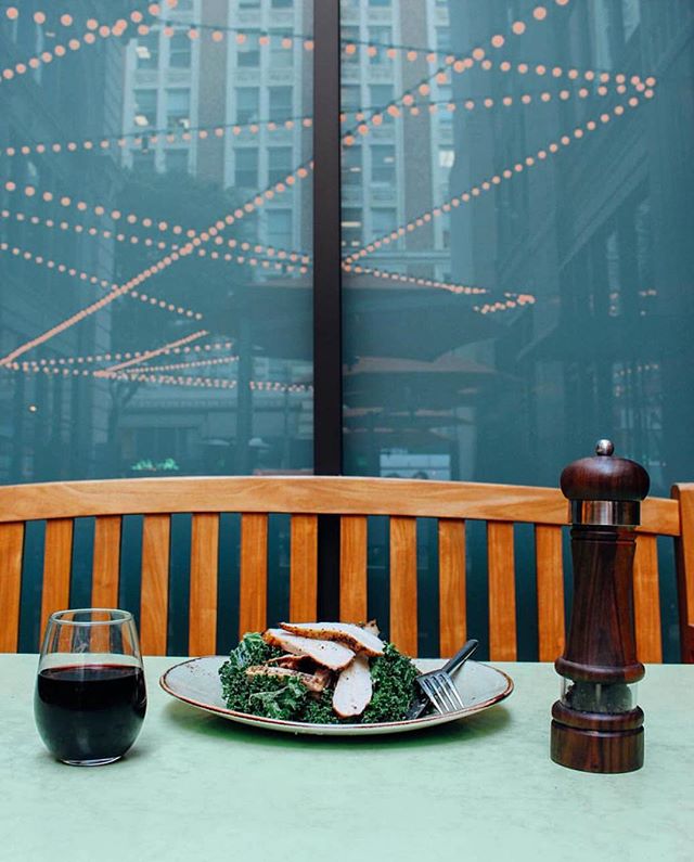 Deciding where to go for dinner tonight? @tendergreensdtla at #PacMutual has got you covered! Enjoy a glass of wine or cold beer under the 6th Street courtyard lights.
#DTLA #dinner #tendergreens #salad #healthy #fresh #wine #beer #winesday