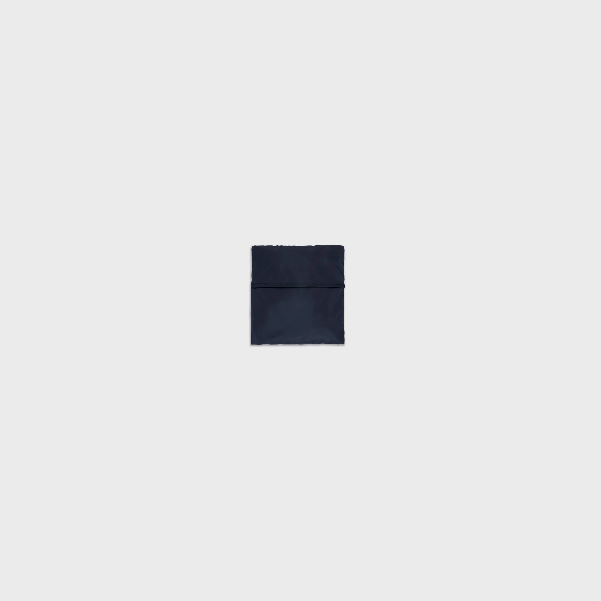 formuniform_drawstring_backpack_packed_M_navy.jpg