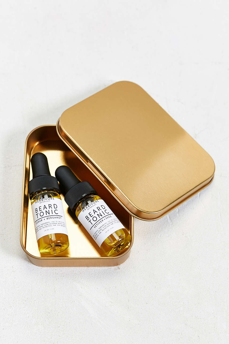 Beard tonics can be used by both men and women for beards, eyebrows, scalp care, and more