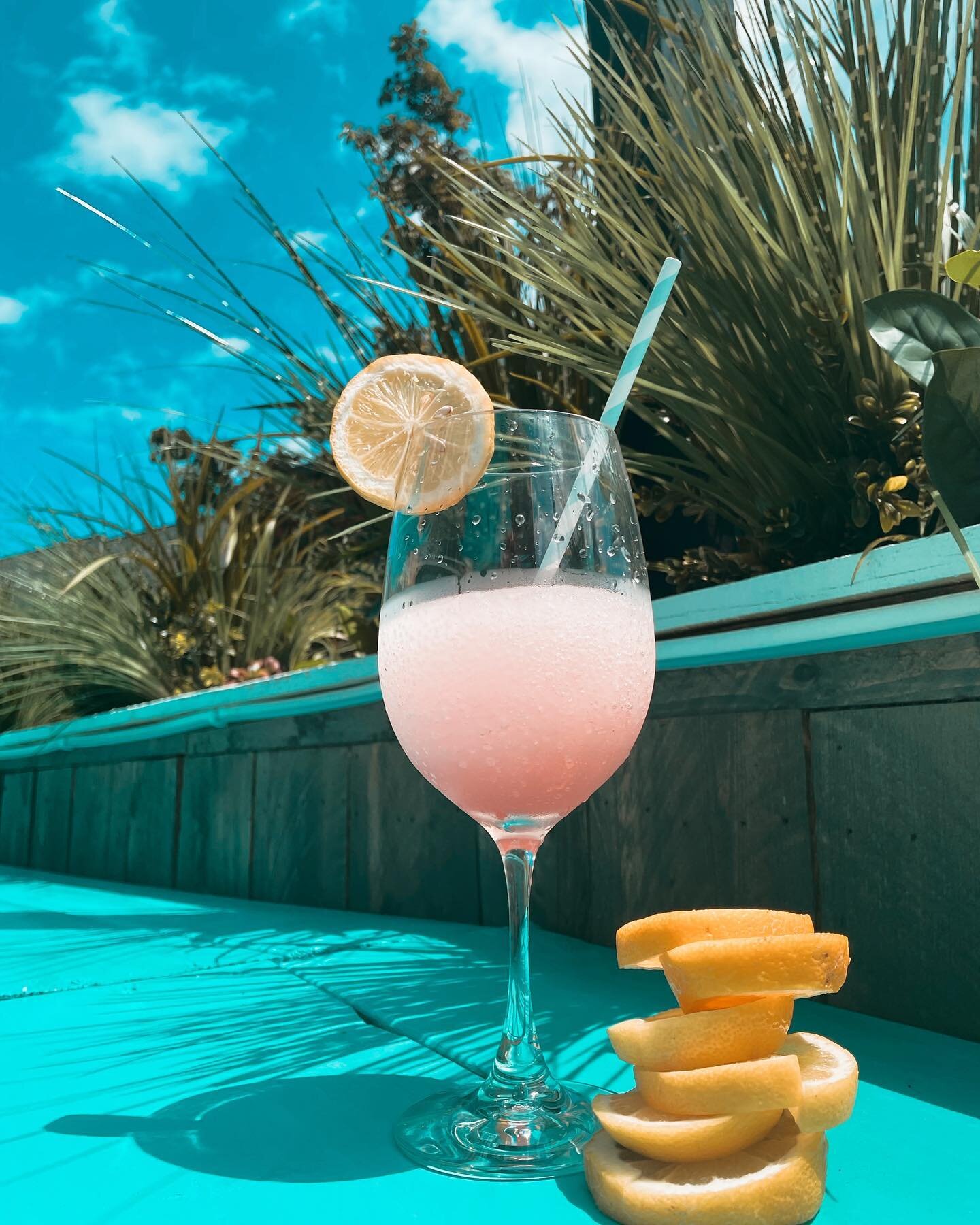 When life gives you lemons,  make pink lemonade &amp; add vodka to create a dreamy slushy! The lemon squeezy has made its summer debut! Come try it out! 🍋 🌴 #asburyalehouse