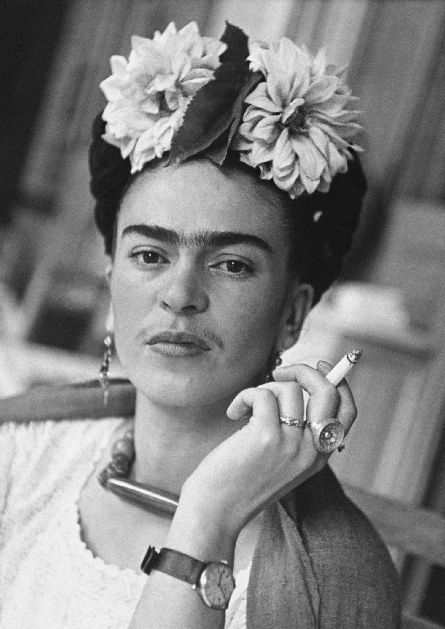 Nickolas Muray (1892-1965) Frida in the dining area, Coyoacán, 1941 archival pigment inkjet print ©Nickolas Muray Photo Archives courtesy of Etherton Gallery 