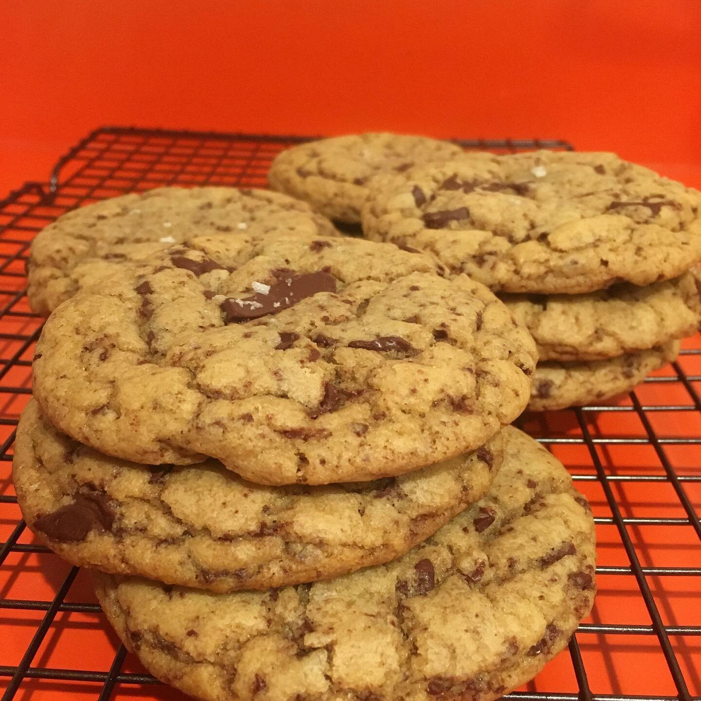 The perfect chocolate chip cookie recipe does not exi&mdash; holy shit these are amazing. I can&rsquo;t believe that a cookie this good came out of a recipe this easy. @taraobrady &lsquo;s recipe is so straightforward and detailed&mdash;it was imposs