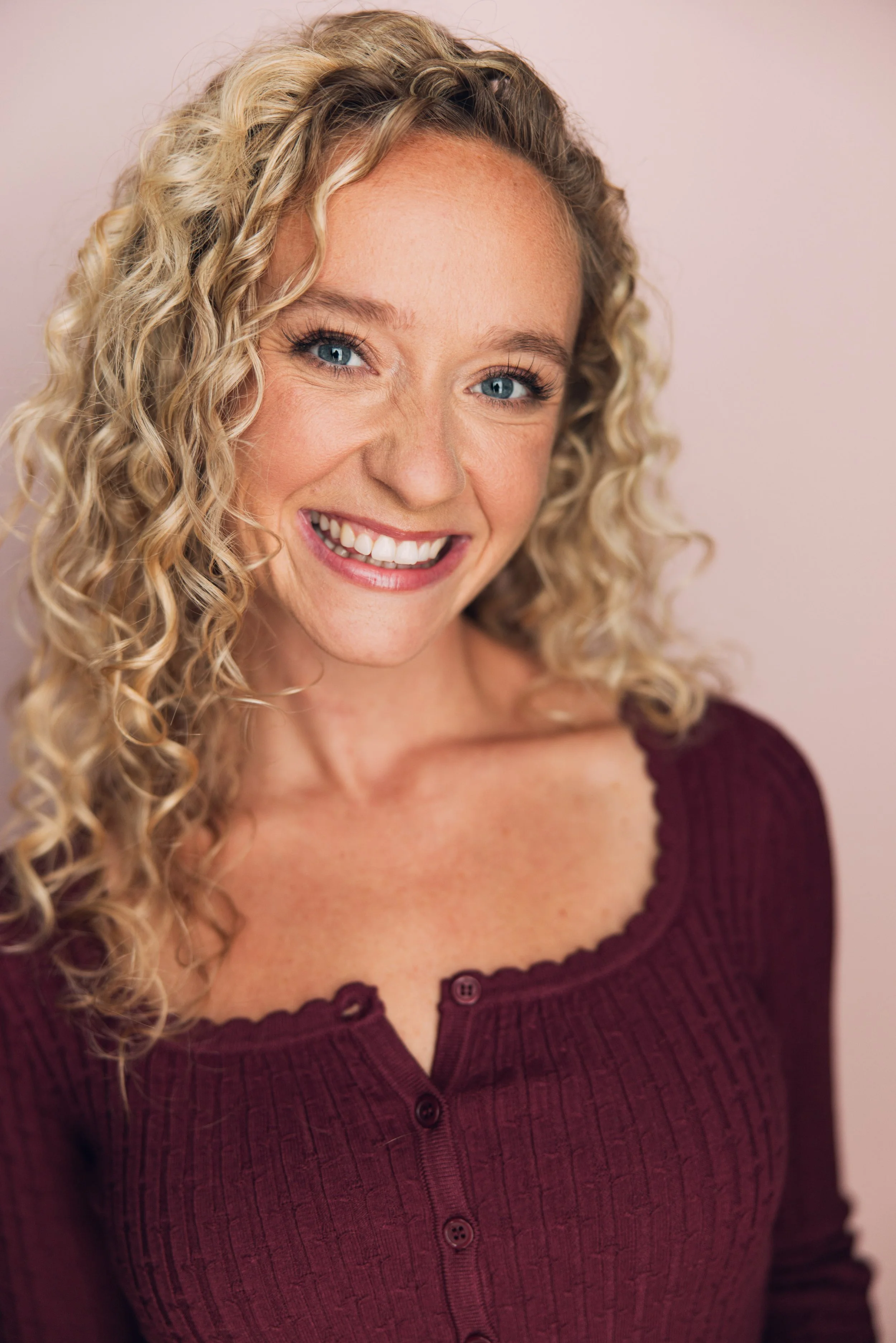 Maggie Bera Headshot Darnell Bennett Photography