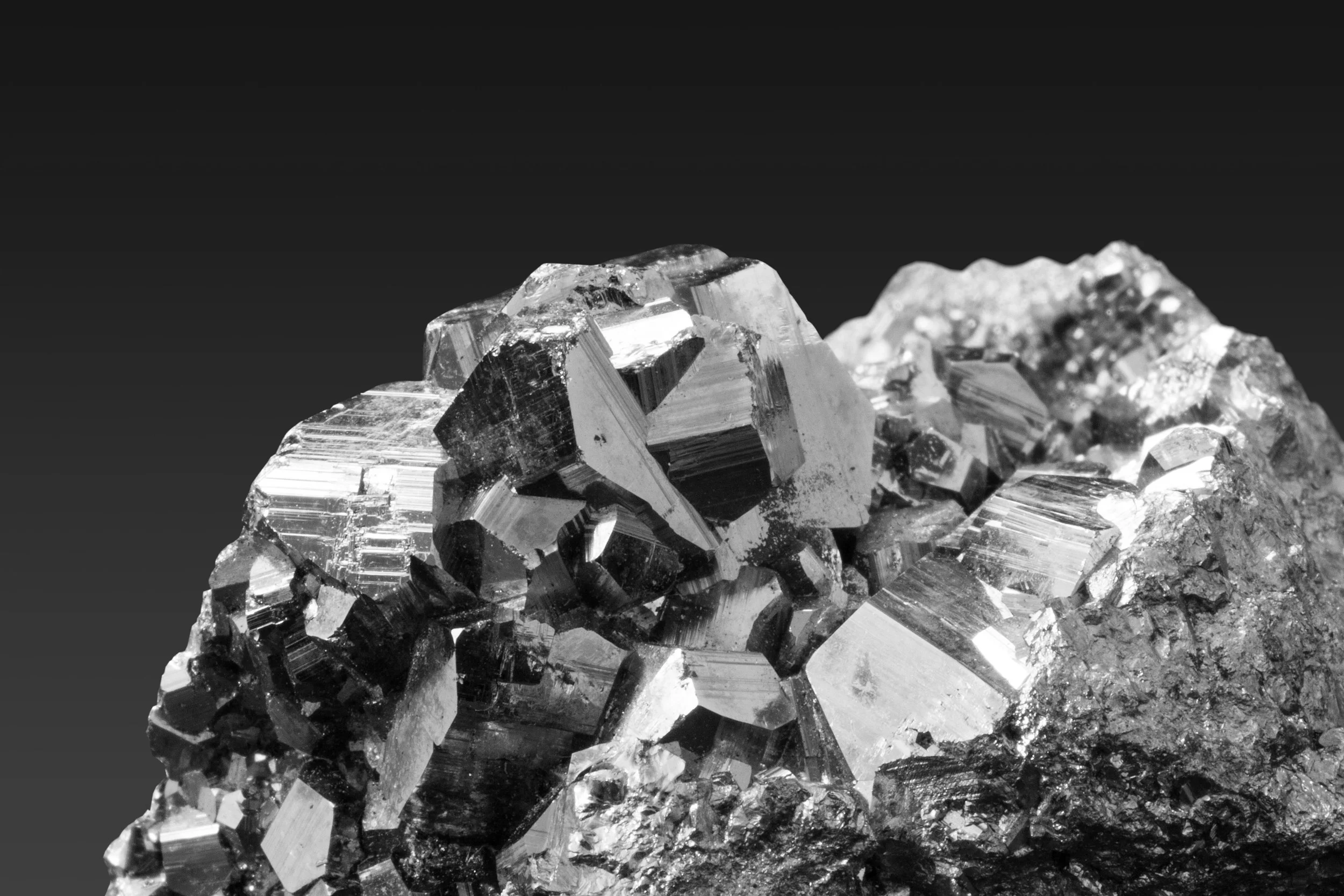 pyrite-pyrites-mineral-sulfide-56030-ConvertImage.jpg