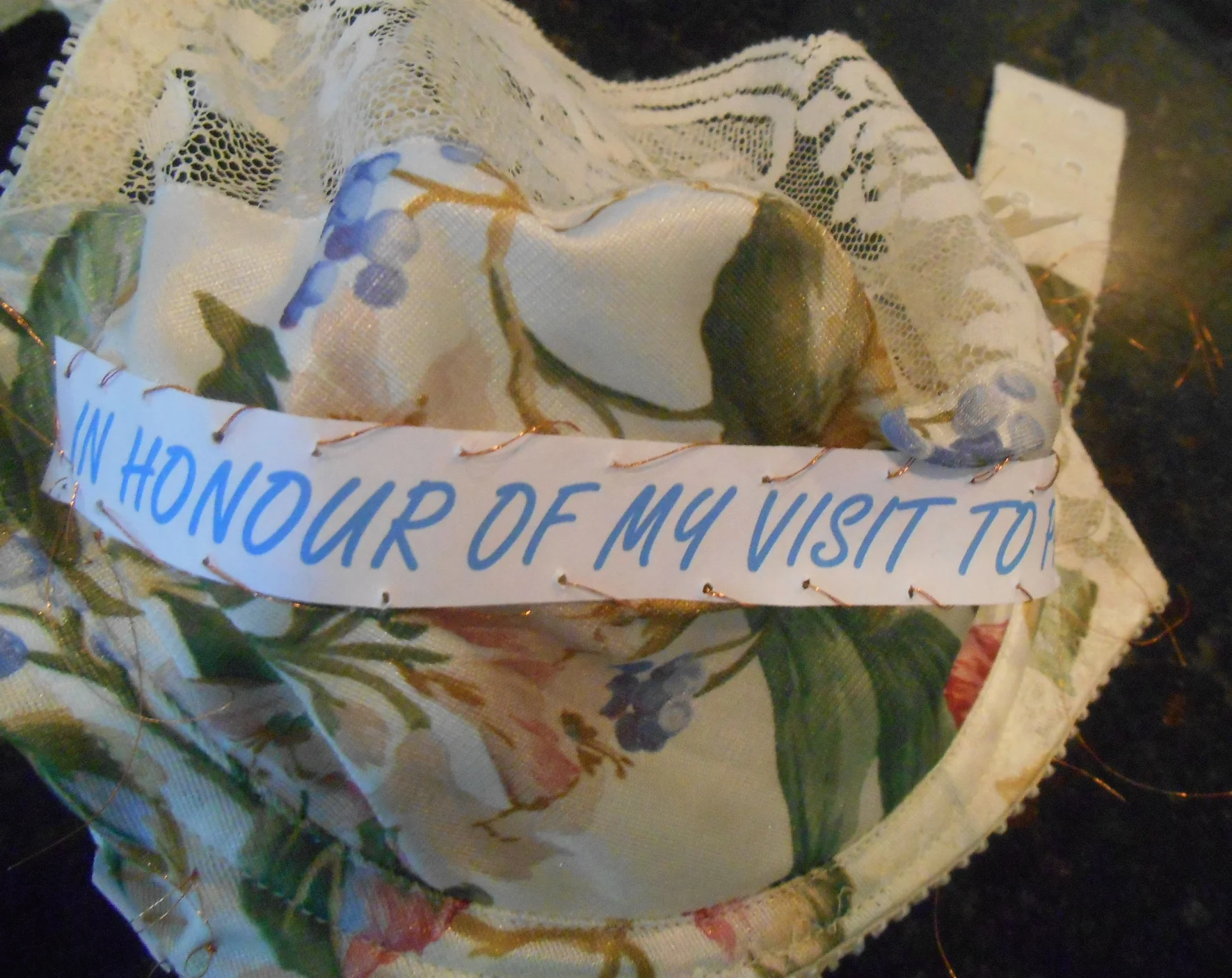 TAC_paperarts_books_visittoparisbook_001.jpg