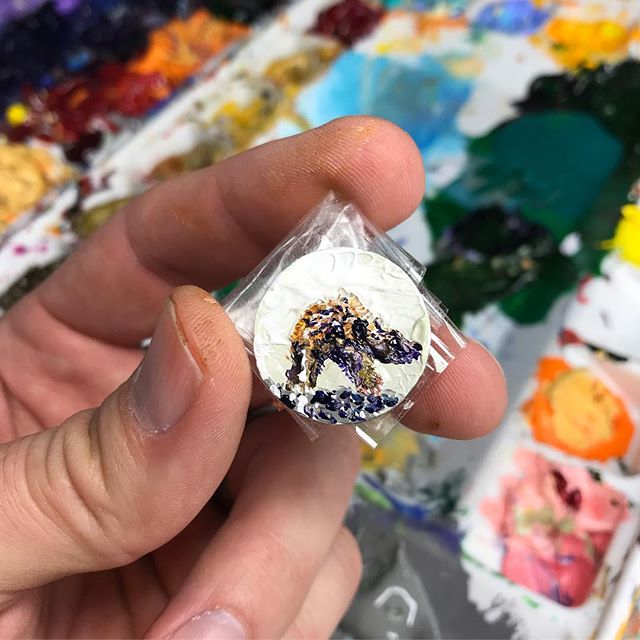 Today I painted a tiny #bear on a quarter. I have no intention o making tiny paintings my new thing but they are a fun distraction and so challenge me to try new things. Though I may have had too much caffeine today because I noticed my hand was a bit shaky. #rtdalglieshfineart .
.
.
.
.
.
#tinyart #tinypainting #trysomethingnew #challengeyourself #painting #paintlife #ilovemyjob #sanangelo #angelostate #texasartist #tryingtomakealiving #contemporaryart #contemporaryartist