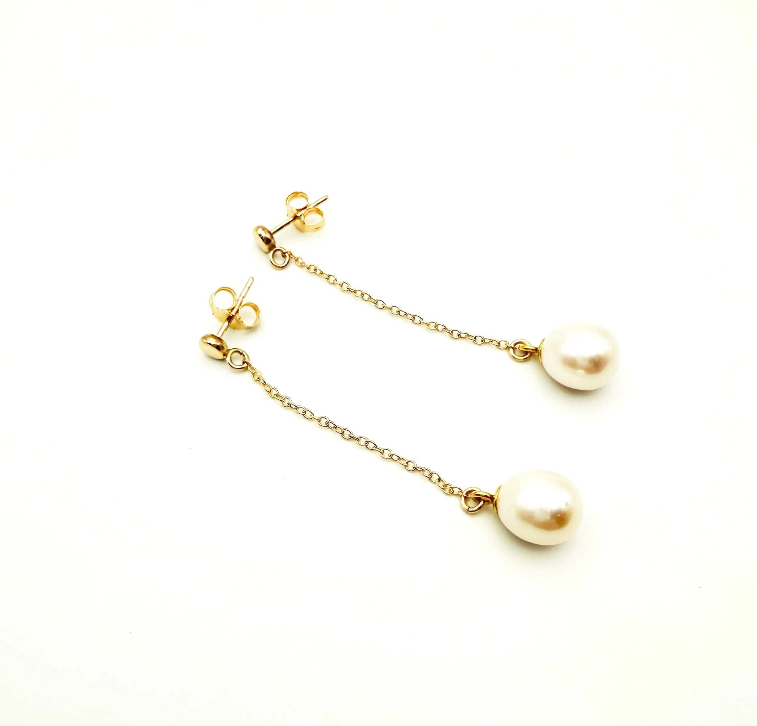 14k gold post earrings with freshwater pearl dangle