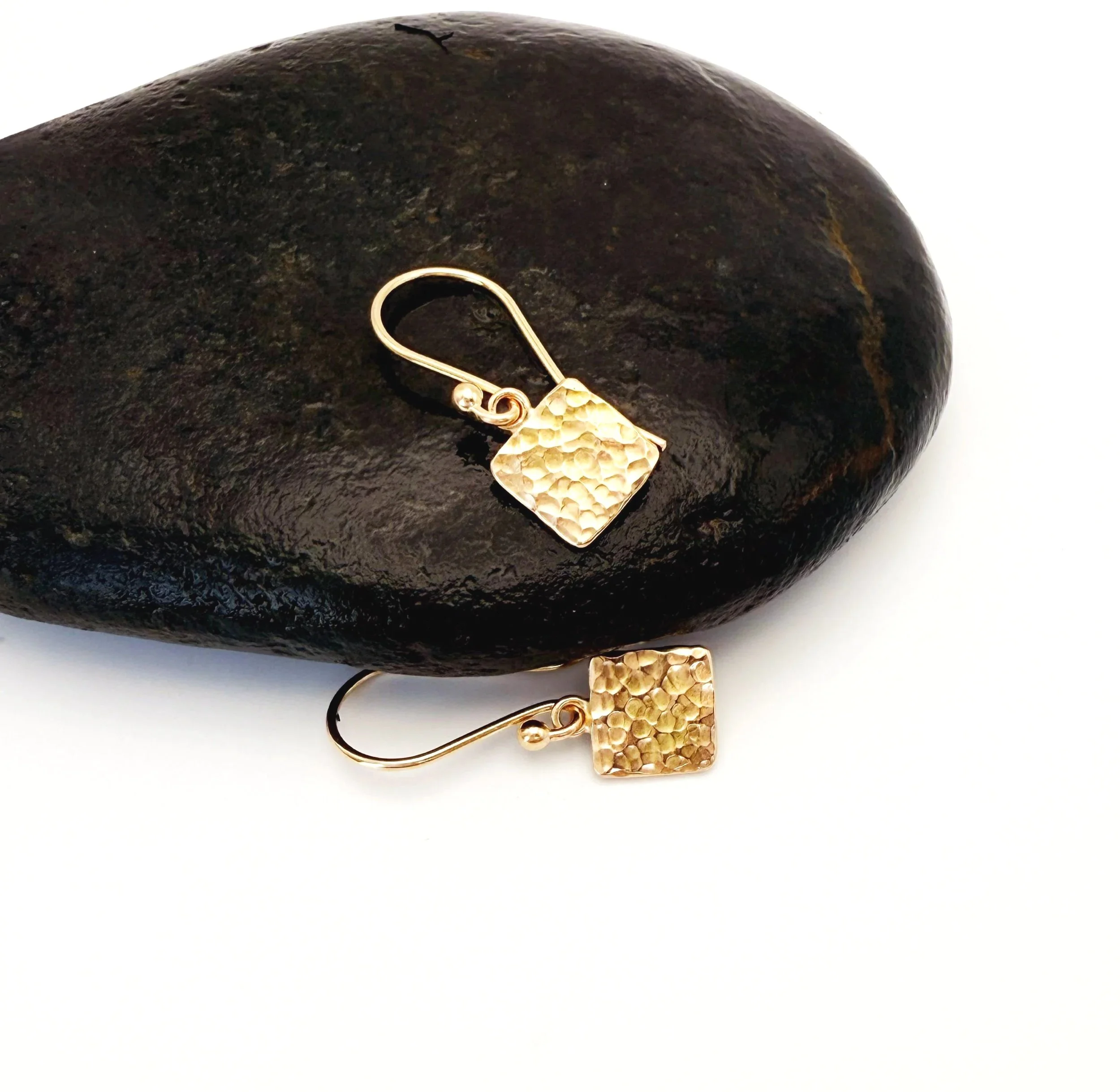 hammered 14k solid gold squre earrings