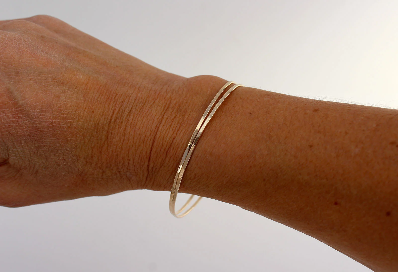 14k Thin Gold Bangle8.jpg