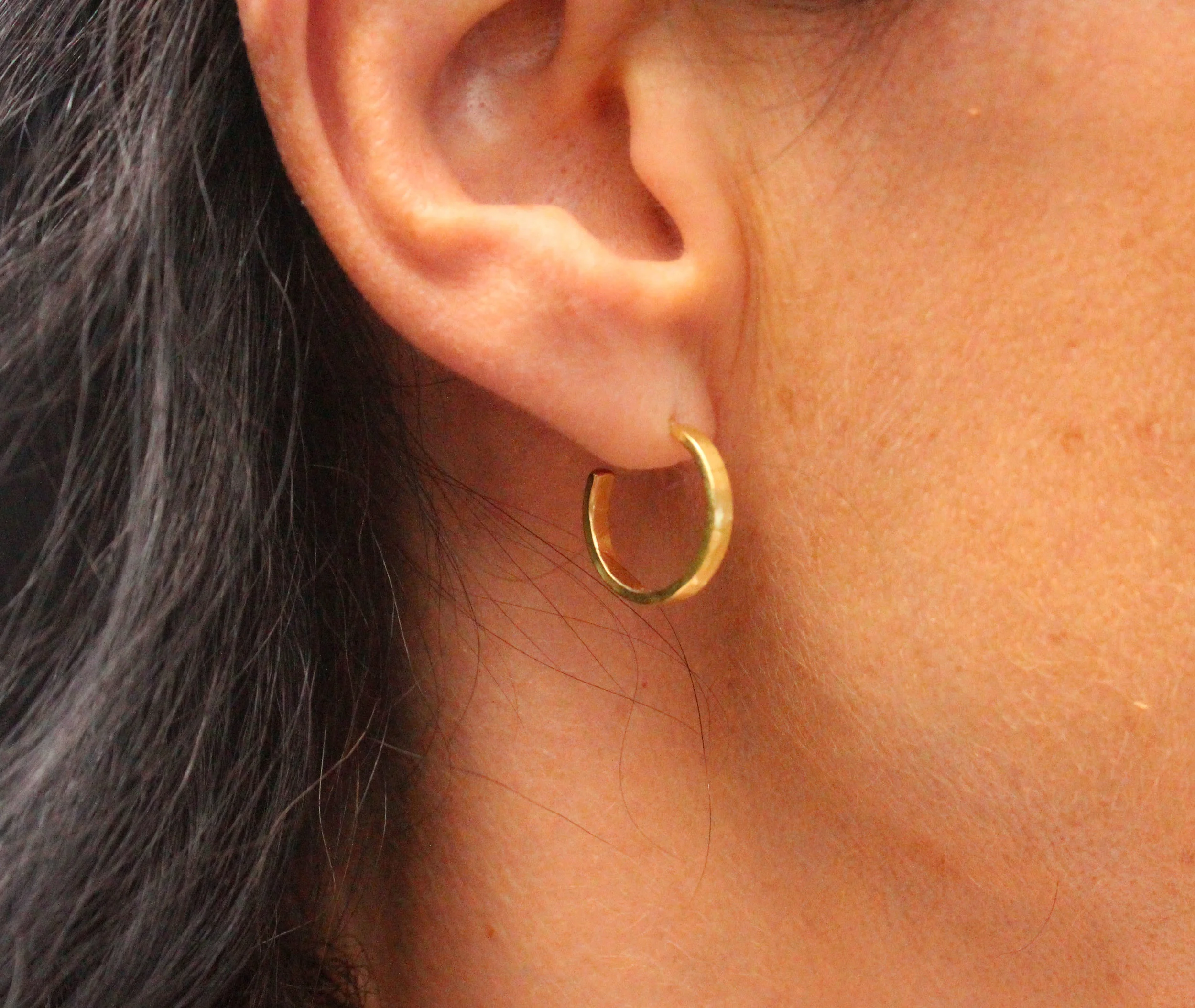18k Small Hoop Earrings2.jpg
