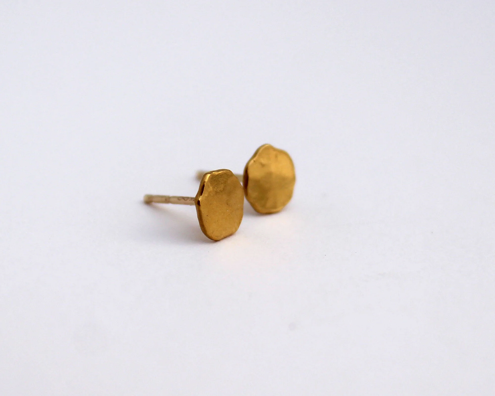 24k gold stud9.jpg