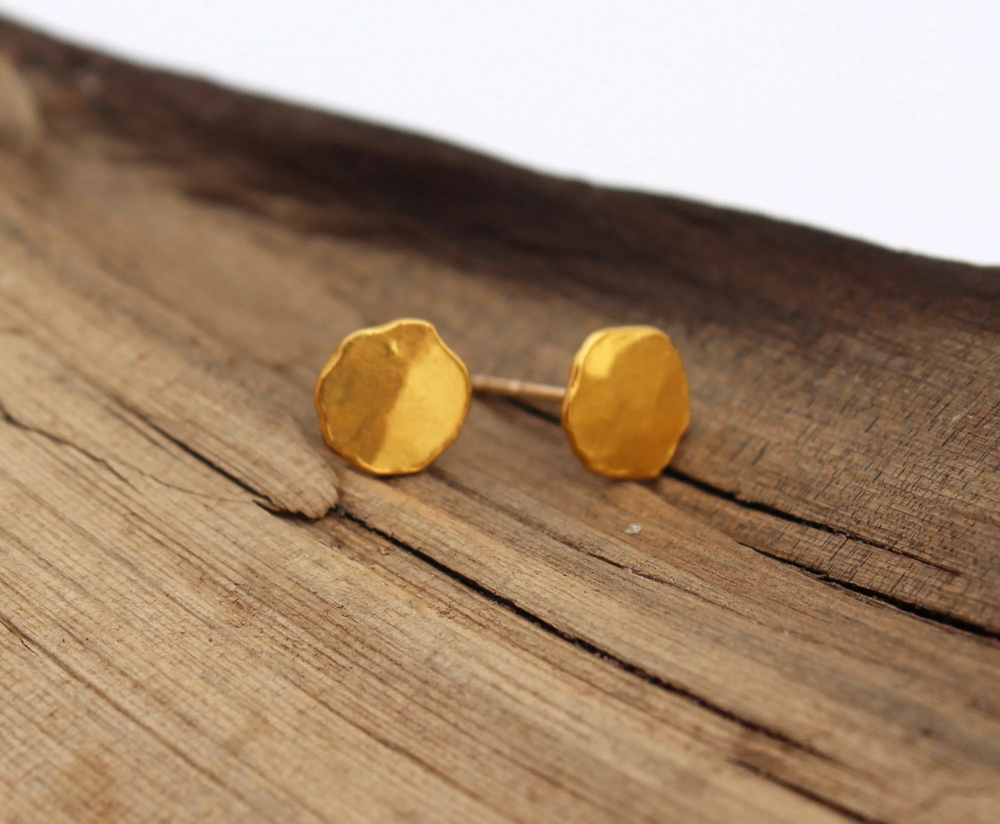 24k gold stud7.jpg