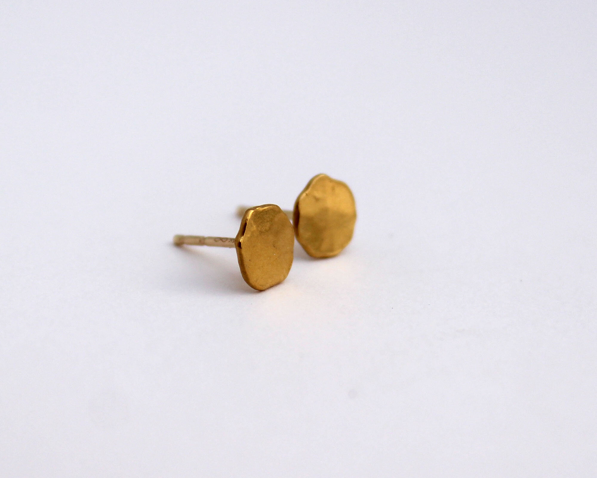 24k gold stud9.jpg
