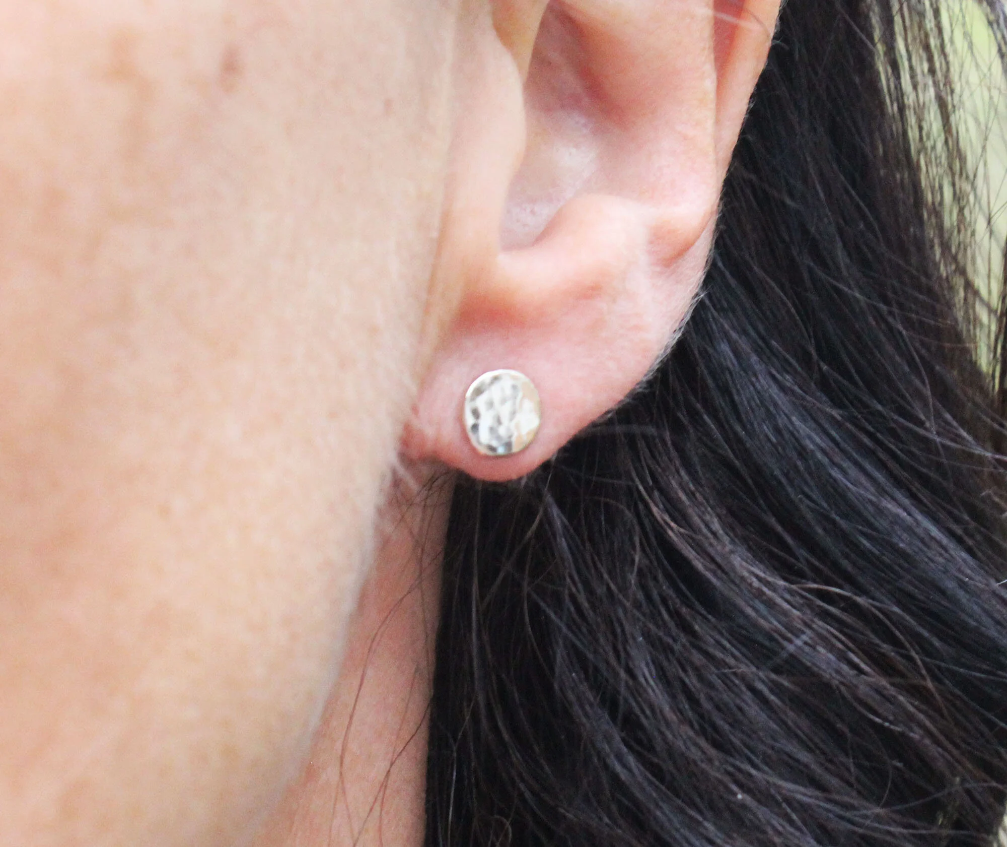 white gold stud.jpg